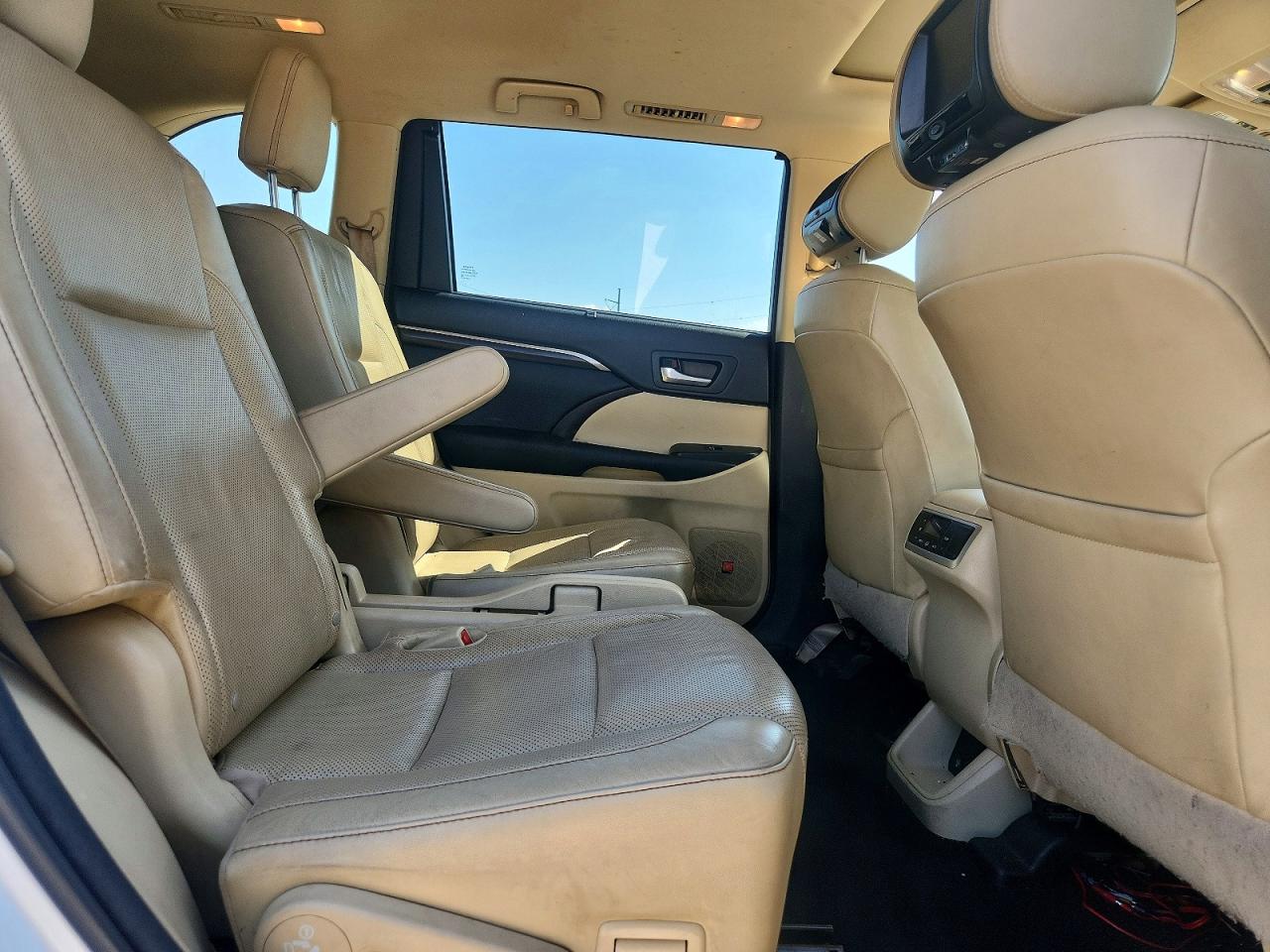 2015 Toyota Highlander Limited White vin: 5TDYKRFH2FS062245