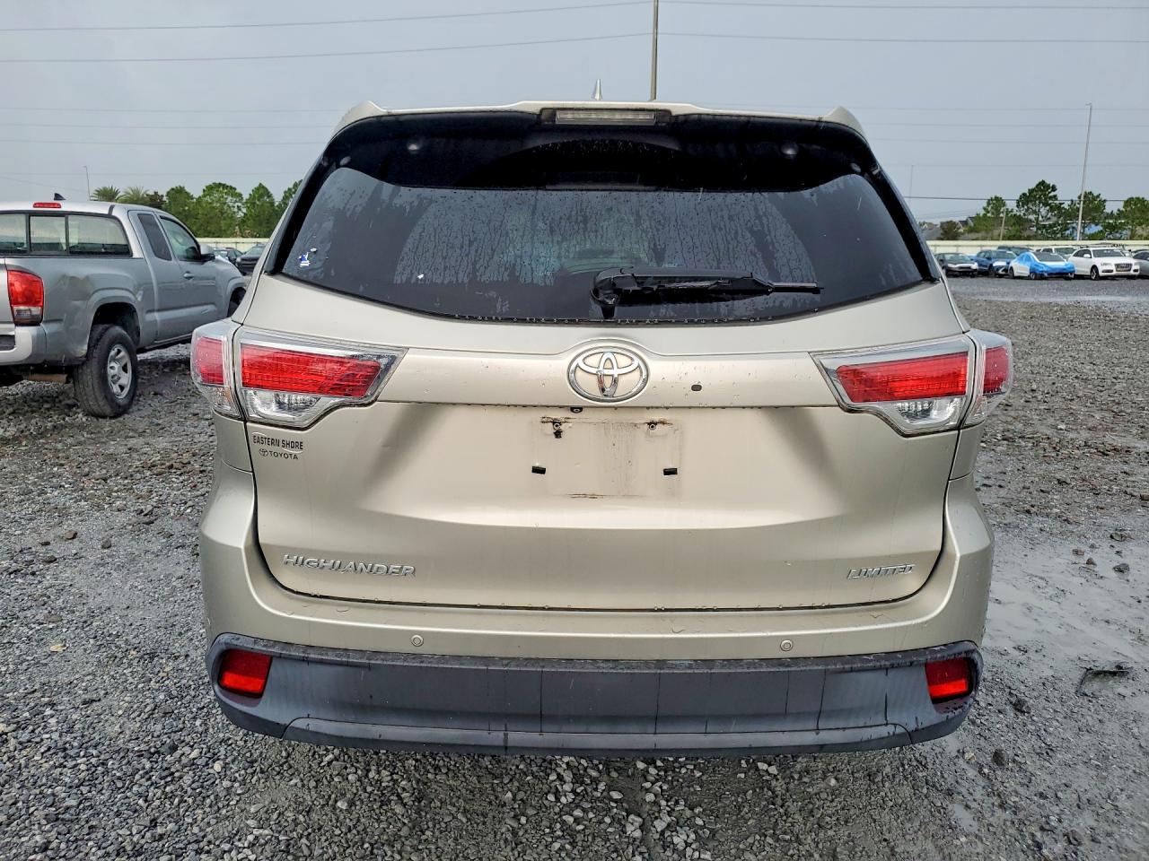 2015 Toyota Highlander Limited Beige vin: 5TDYKRFH2FS081250