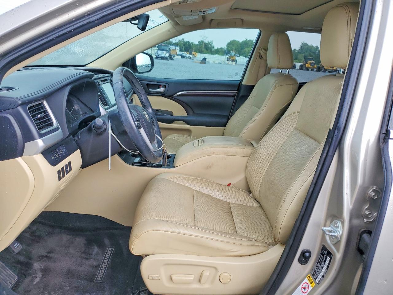 2015 Toyota Highlander Limited Beige vin: 5TDYKRFH2FS081250