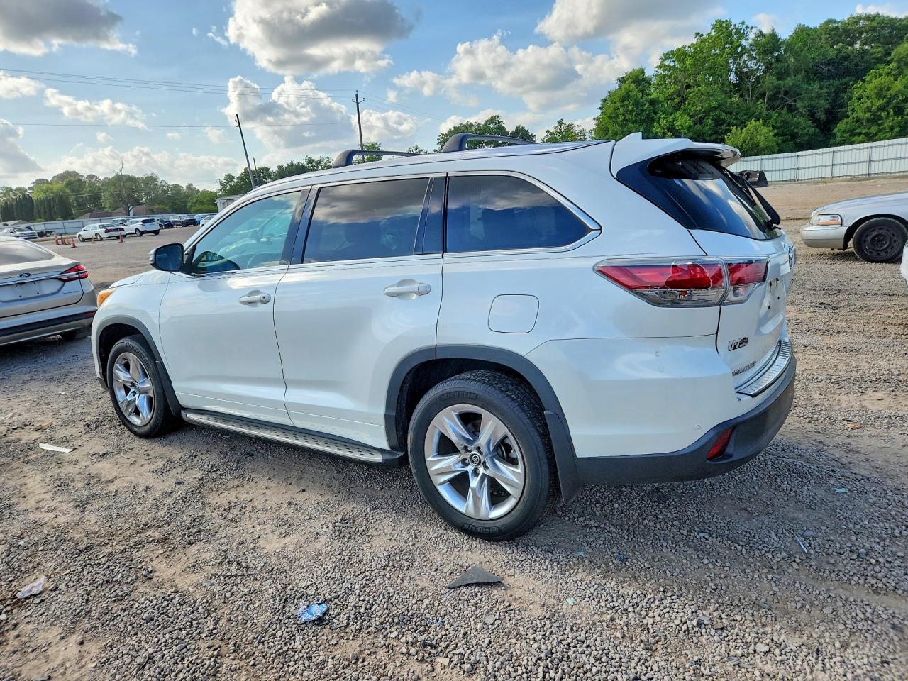 2016 Toyota Highlander Limited White vin: 5TDYKRFH2GS177610