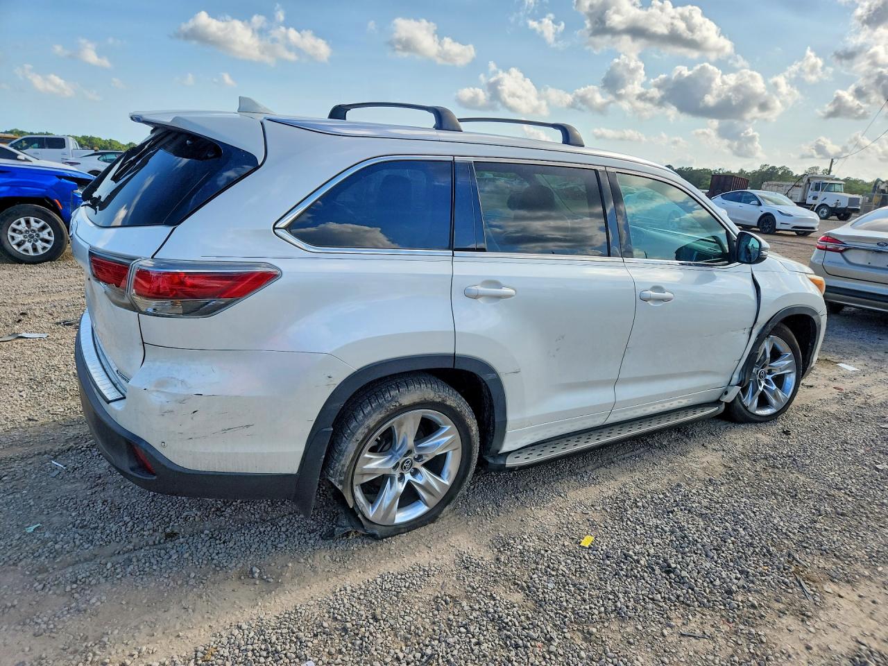 2016 Toyota Highlander Limited White vin: 5TDYKRFH2GS177610