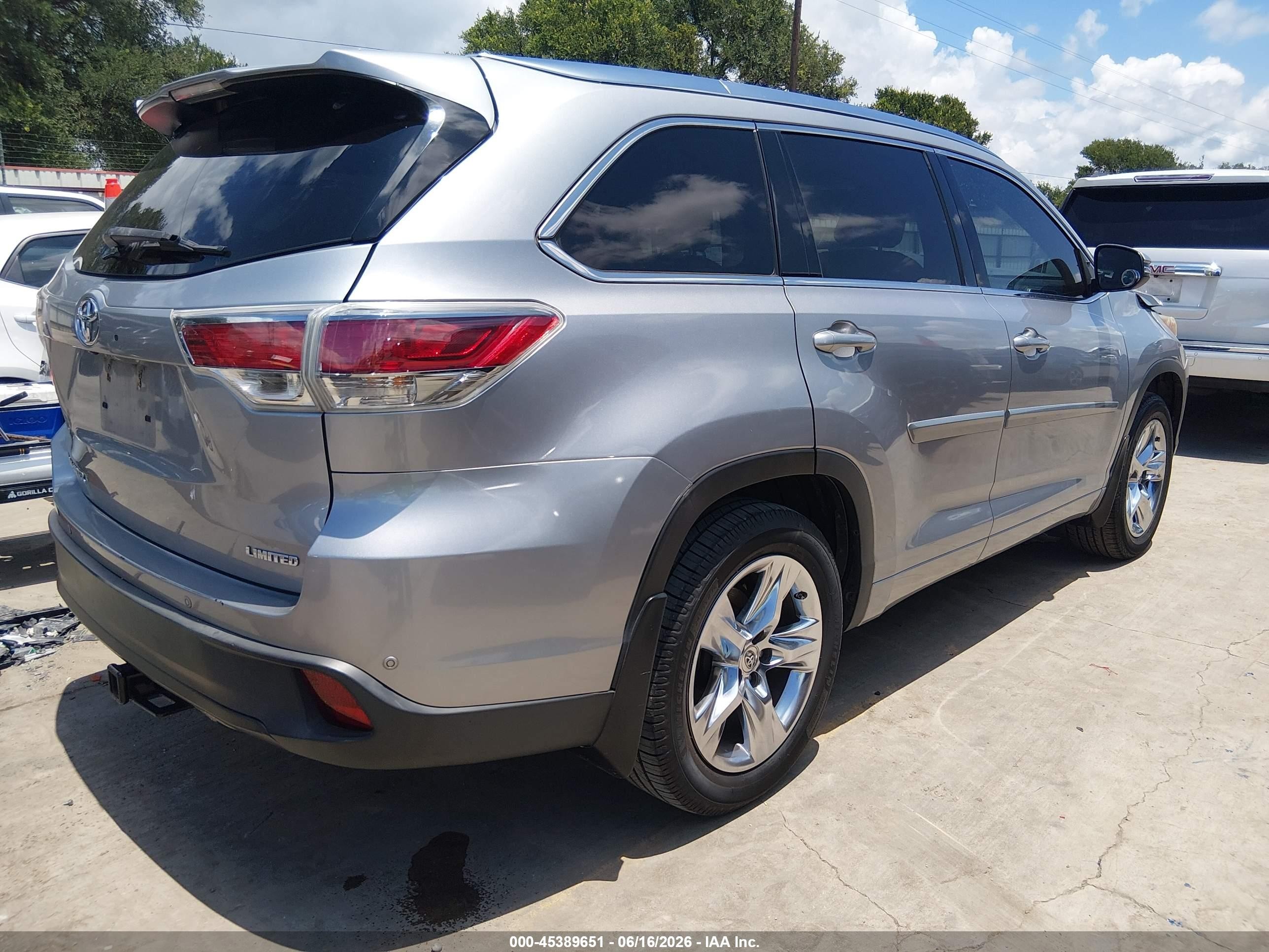 2015 Toyota Highlander Limited V6 Silver vin: 5TDYKRFH3FS067454