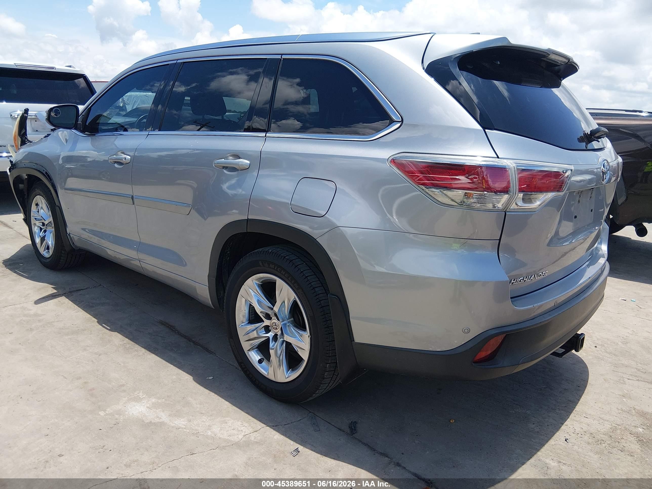 2015 Toyota Highlander Limited V6 Silver vin: 5TDYKRFH3FS067454