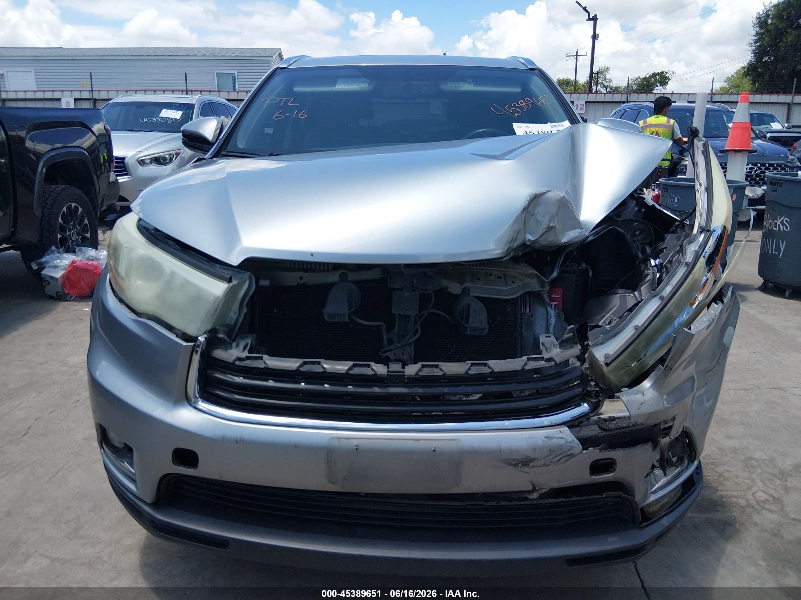 2015 Toyota Highlander Limited V6 Silver vin: 5TDYKRFH3FS067454