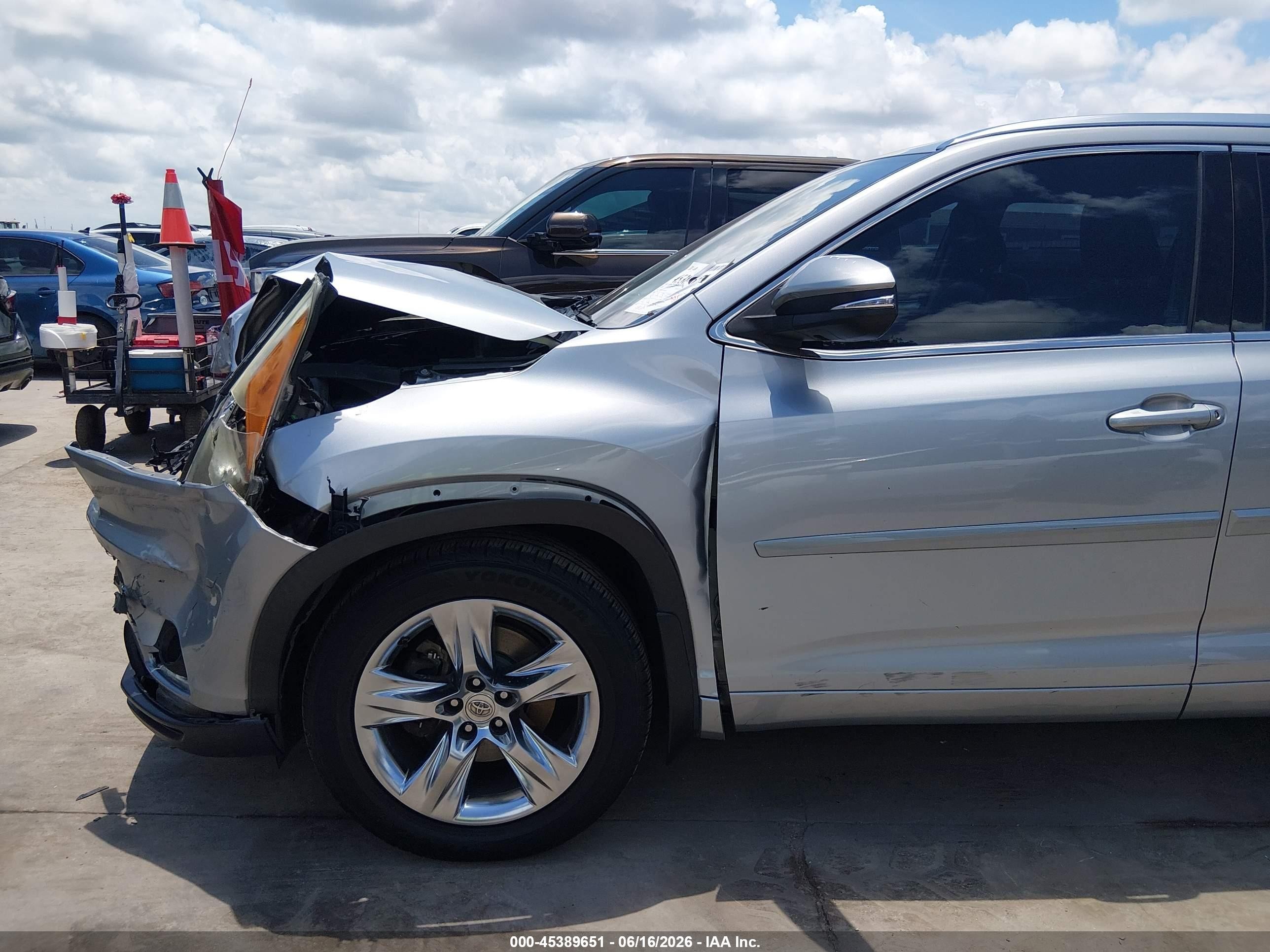 2015 Toyota Highlander Limited V6 Silver vin: 5TDYKRFH3FS067454