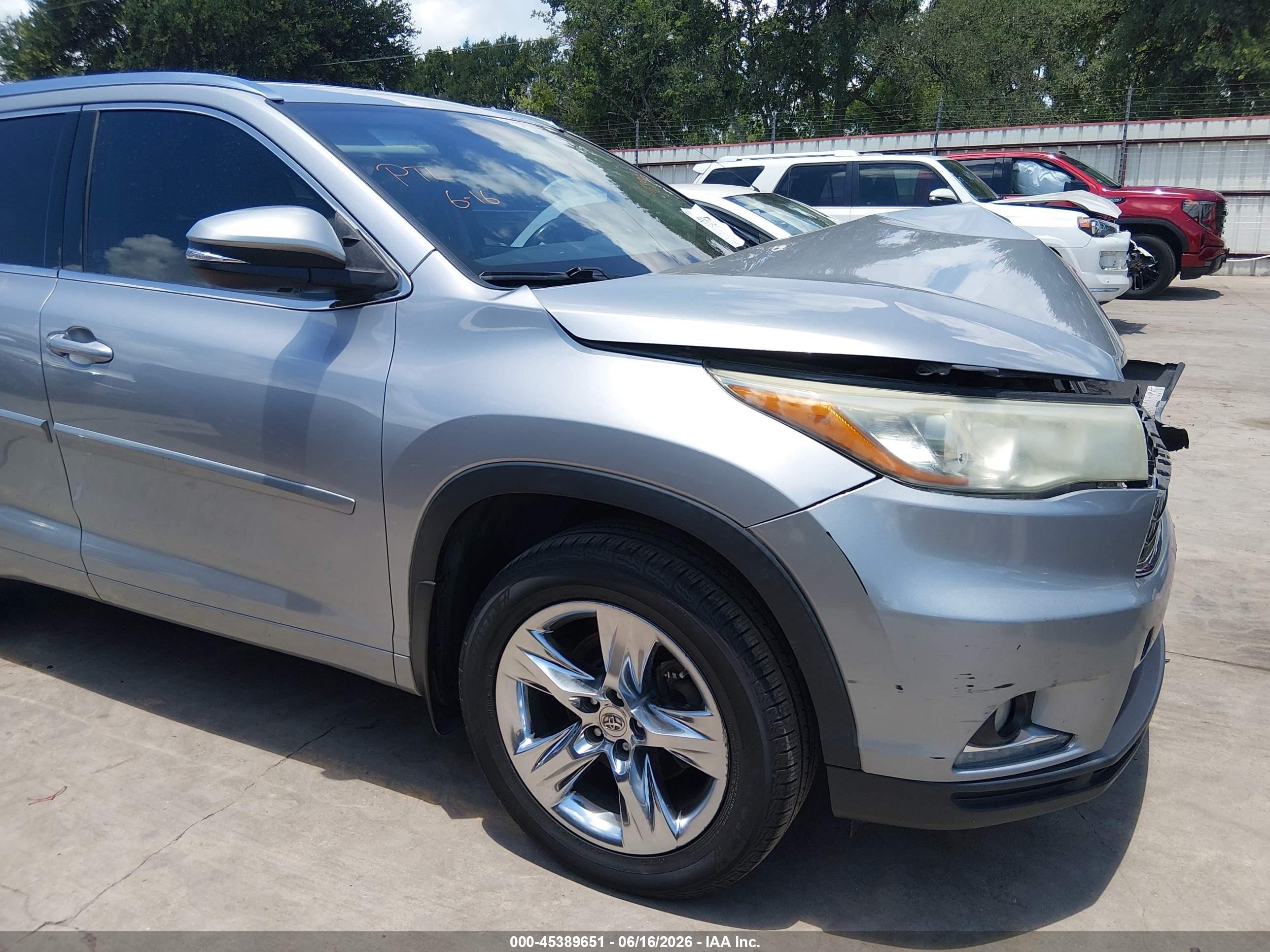 2015 Toyota Highlander Limited V6 Silver vin: 5TDYKRFH3FS067454