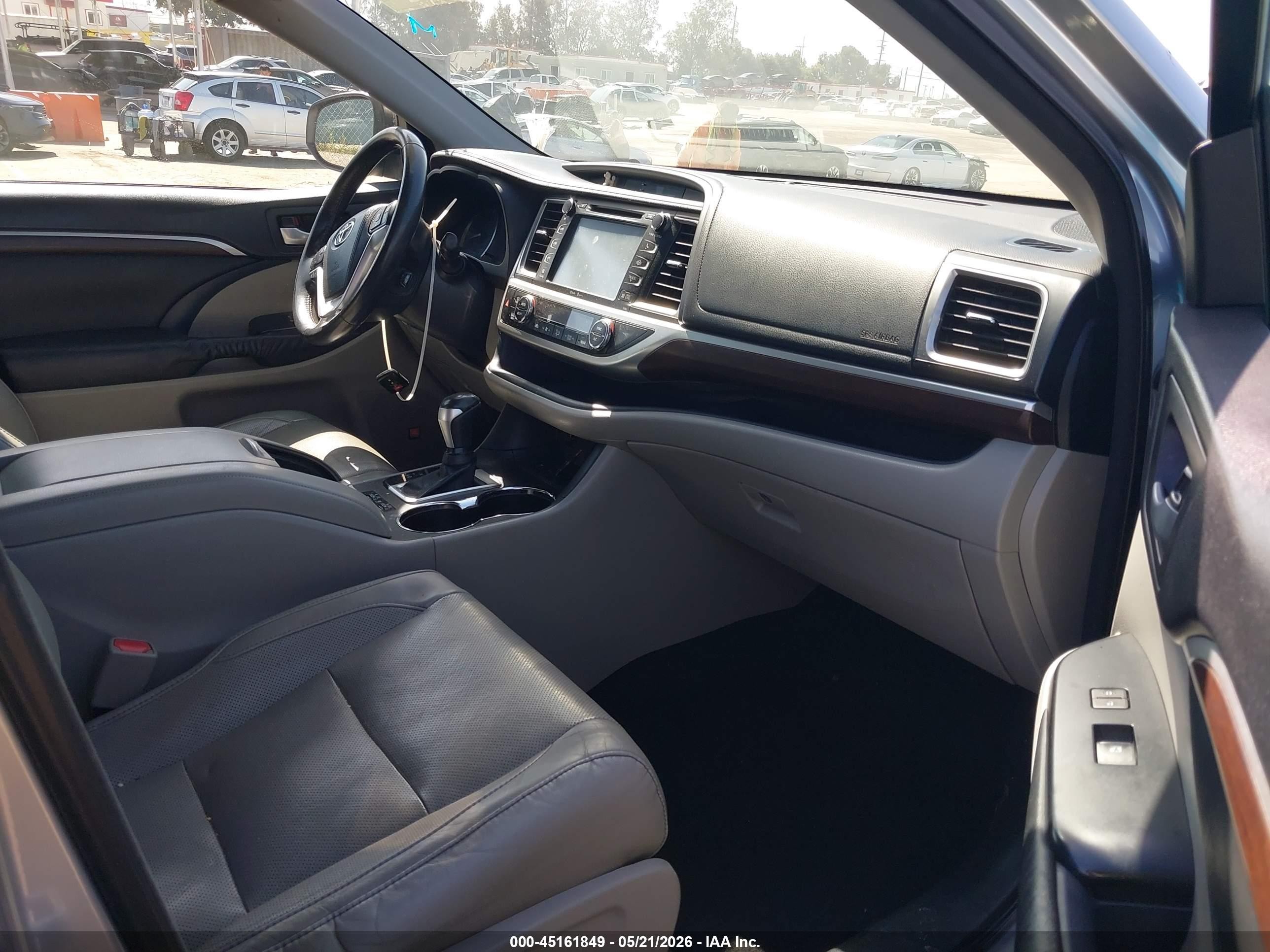 2015 Toyota Highlander Limited V6 Silver vin: 5TDYKRFH3FS079846