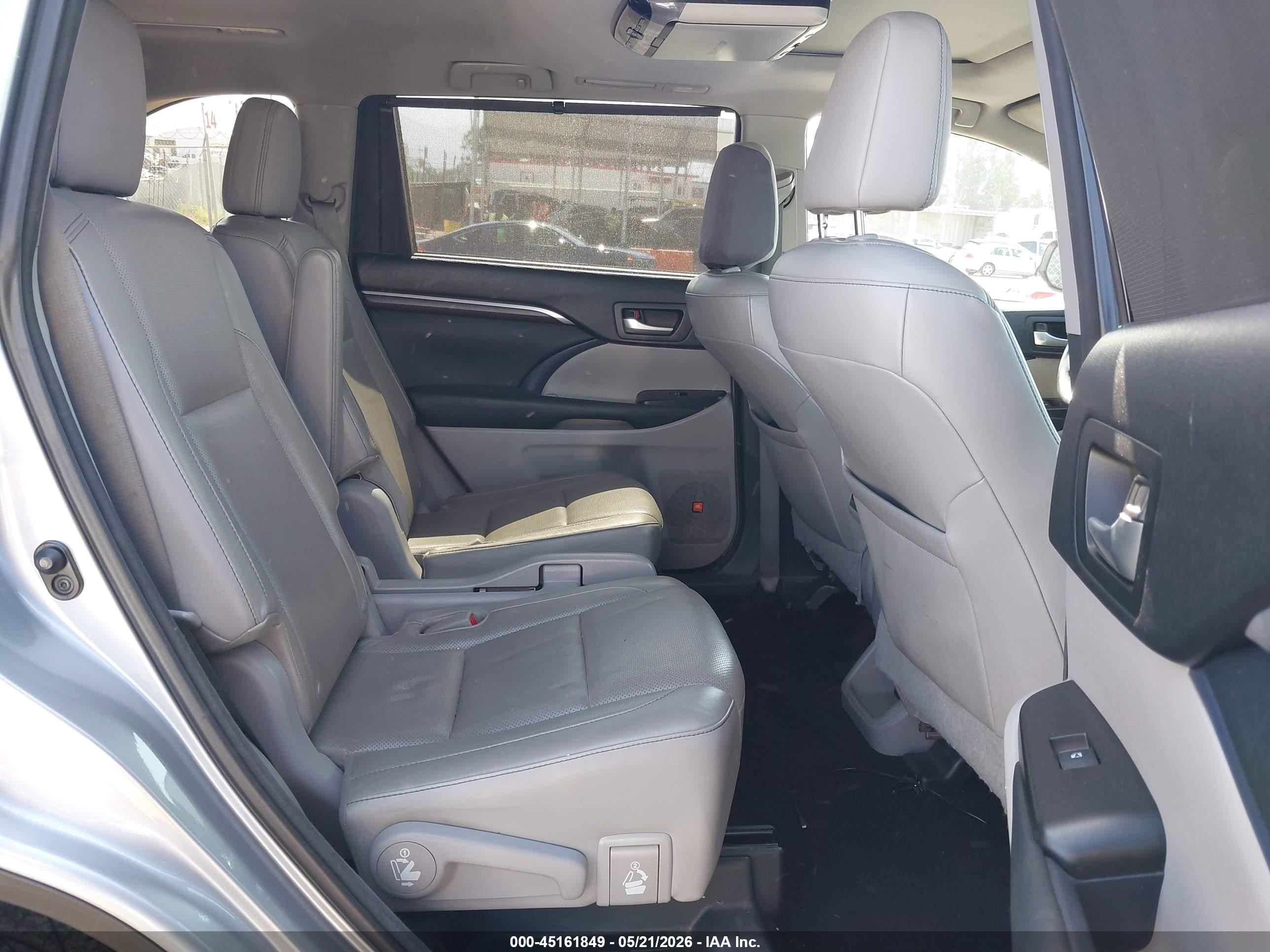 2015 Toyota Highlander Limited V6 Silver vin: 5TDYKRFH3FS079846