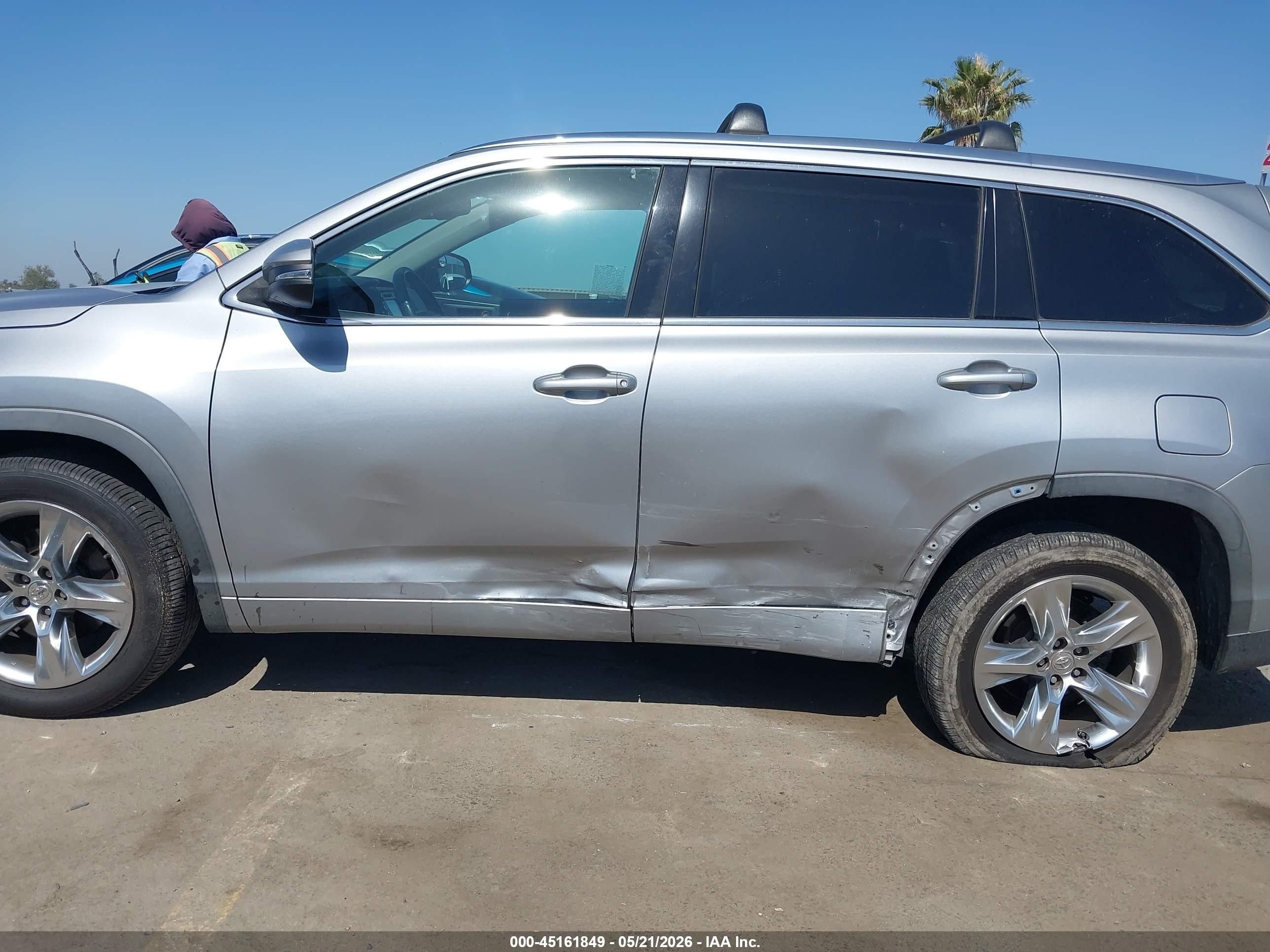 2015 Toyota Highlander Limited V6 Silver vin: 5TDYKRFH3FS079846