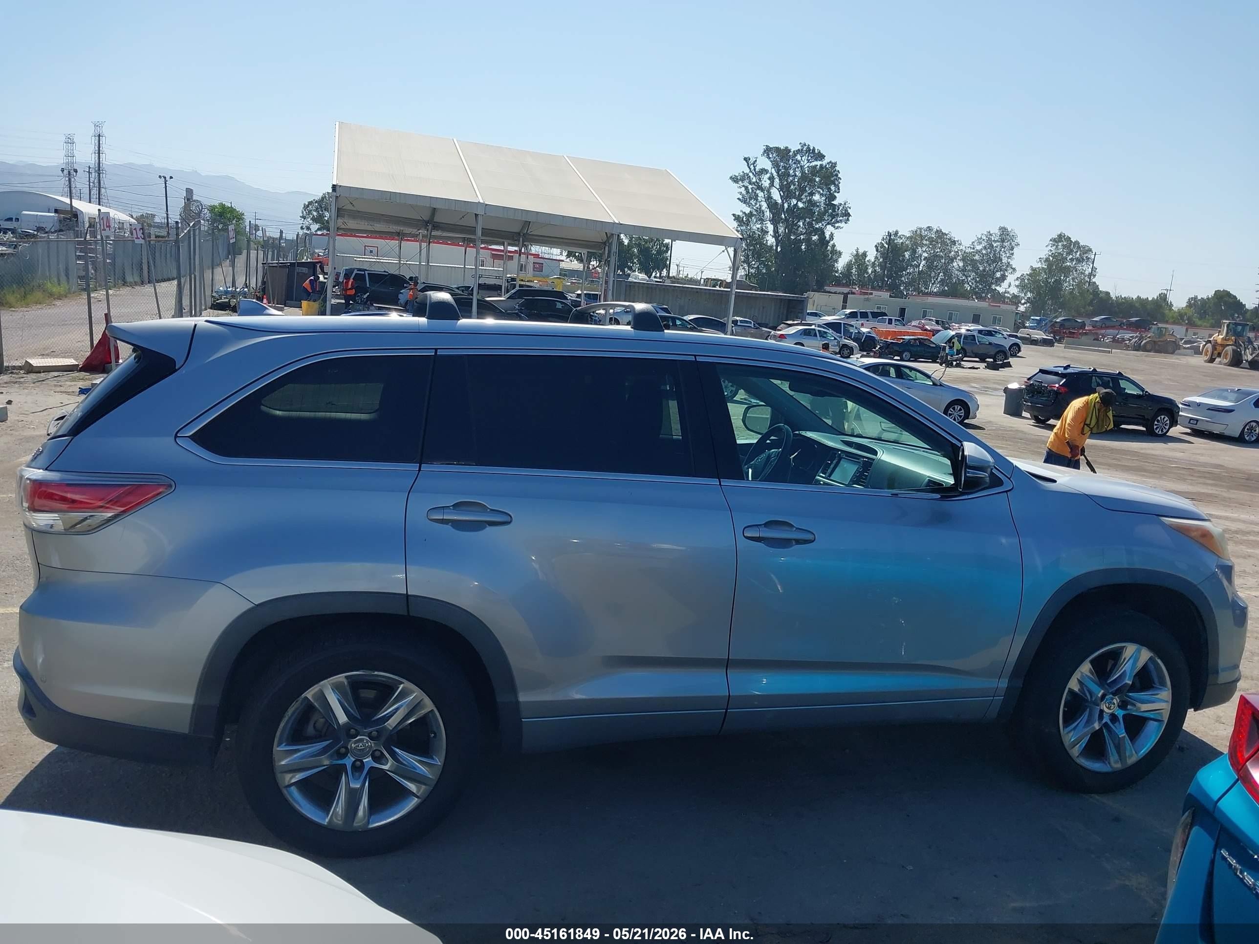 2015 Toyota Highlander Limited V6 Silver vin: 5TDYKRFH3FS079846