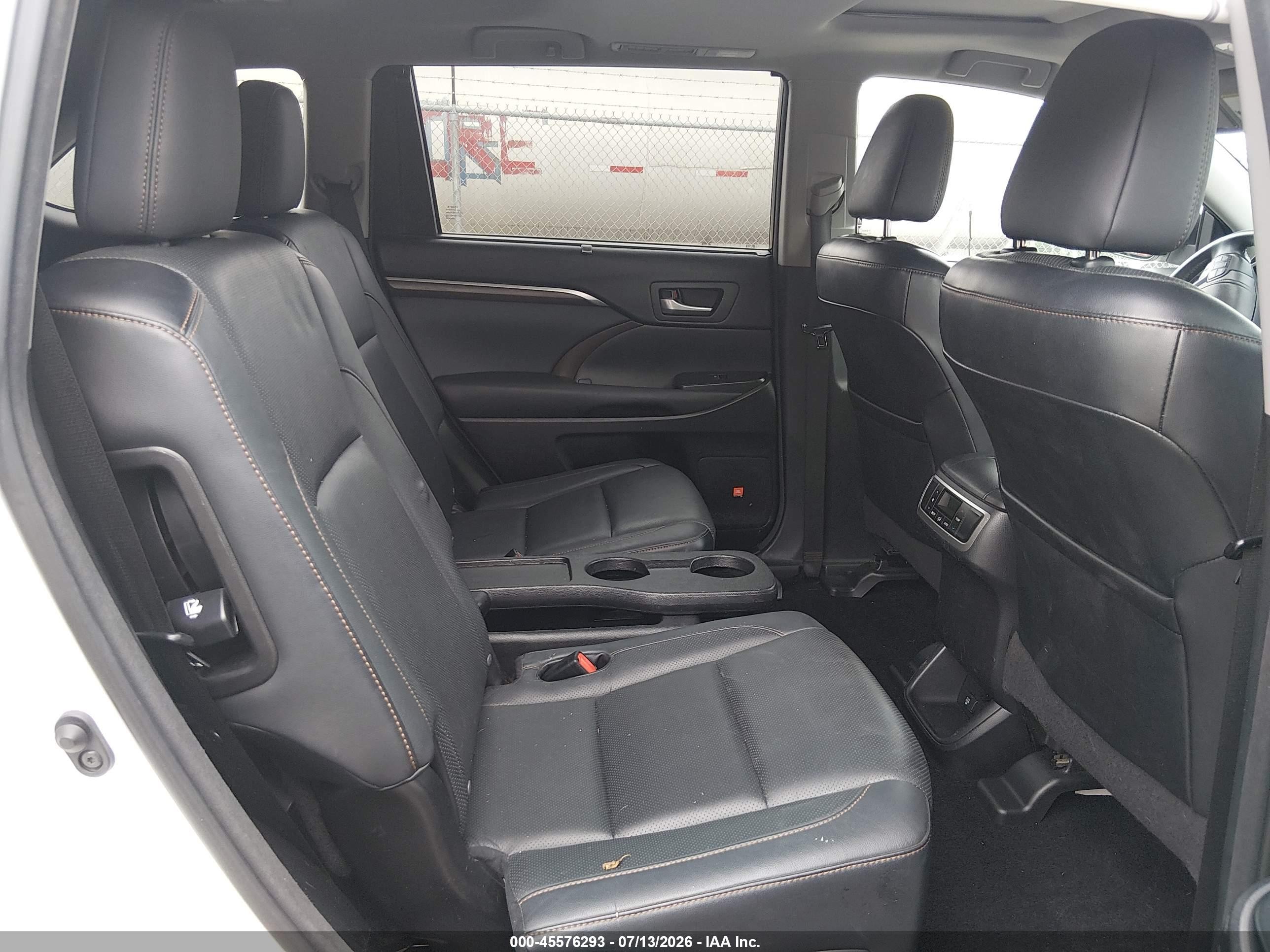 2014 Toyota Highlander Limited V6 Белый vin: 5TDYKRFH4ES029777