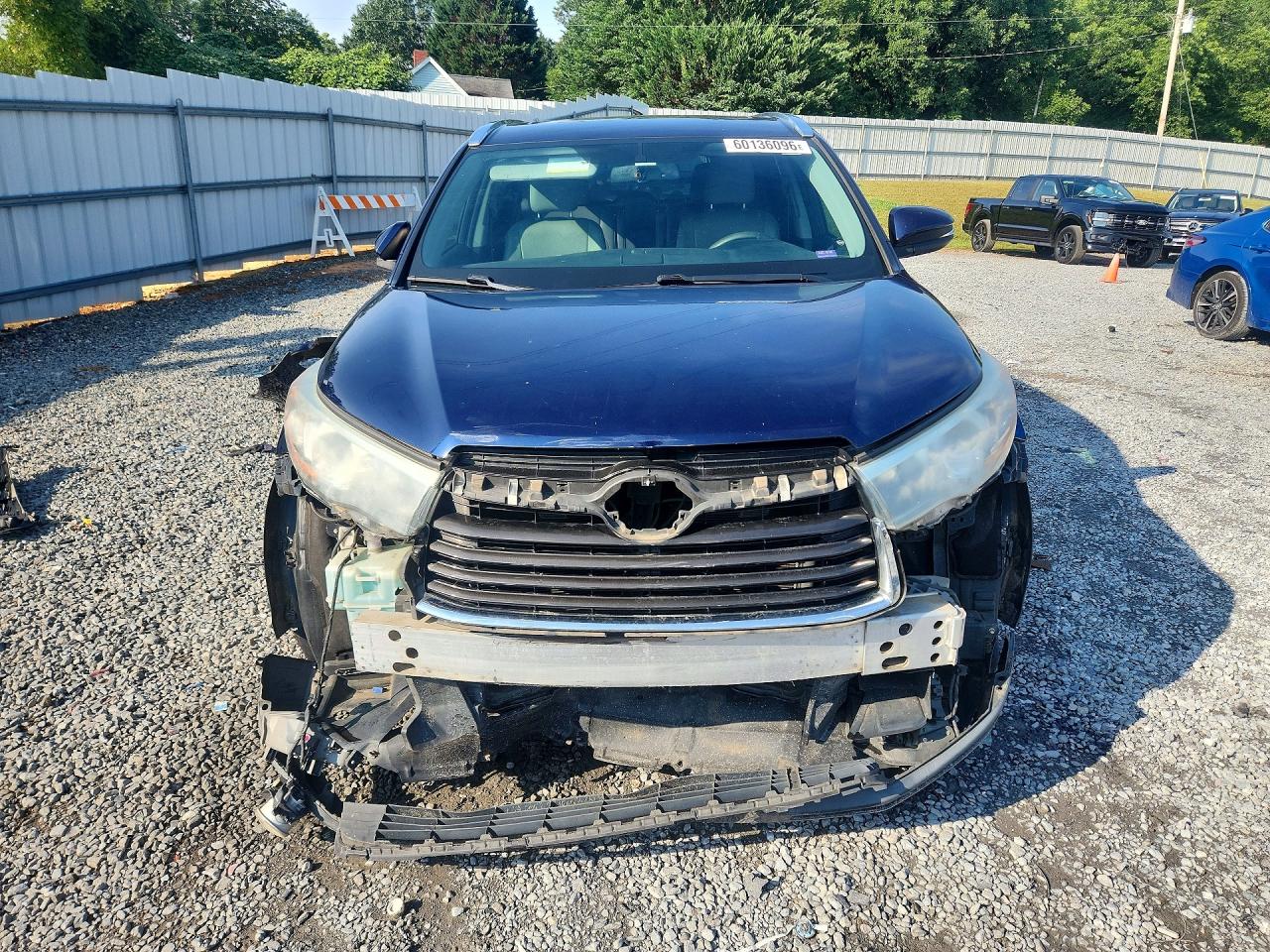 2015 Toyota Highlander Limited Blue vin: 5TDYKRFH4FS049383