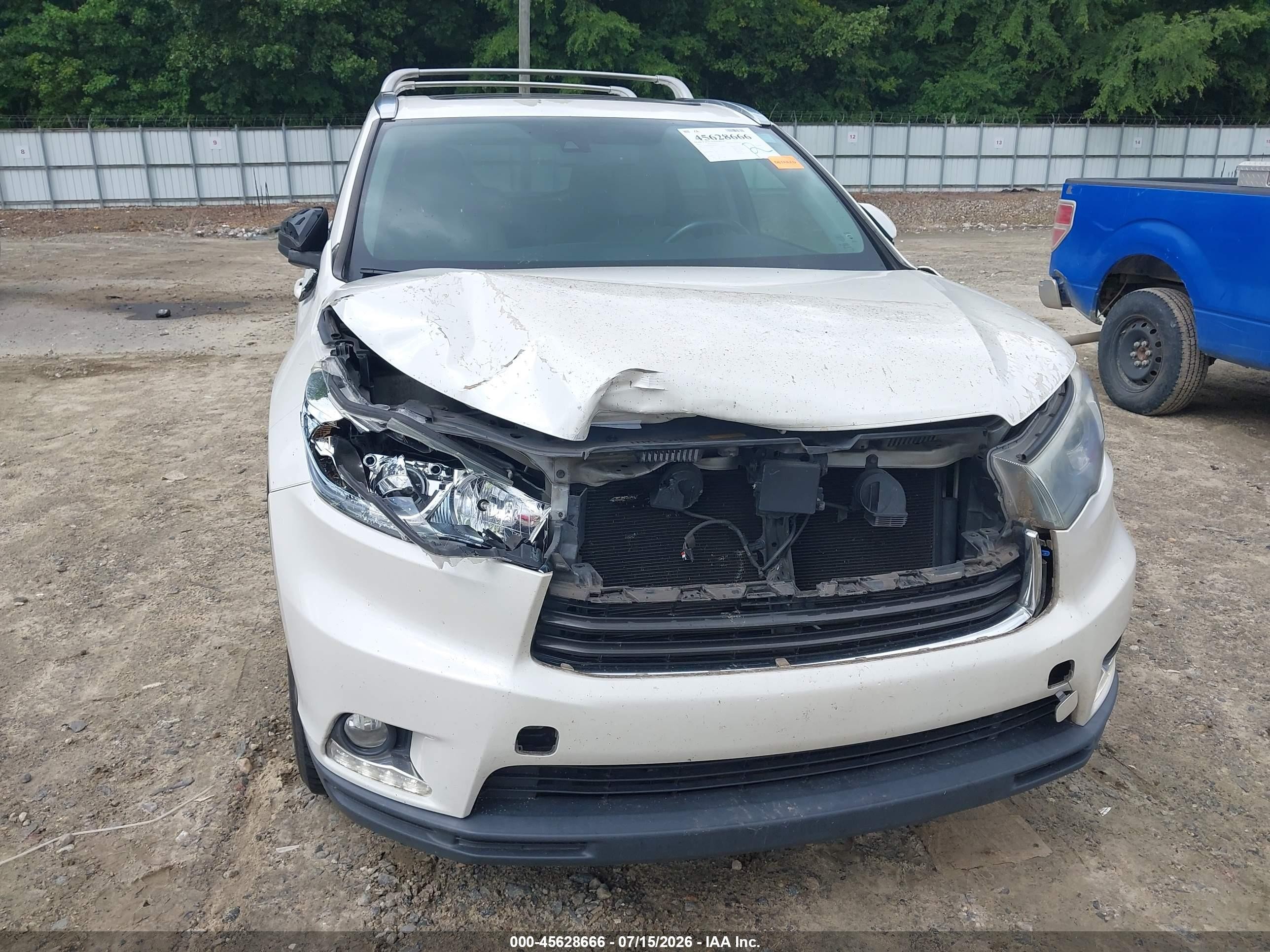 2015 Toyota Highlander Limited Platinum V6 White vin: 5TDYKRFH4FS065955