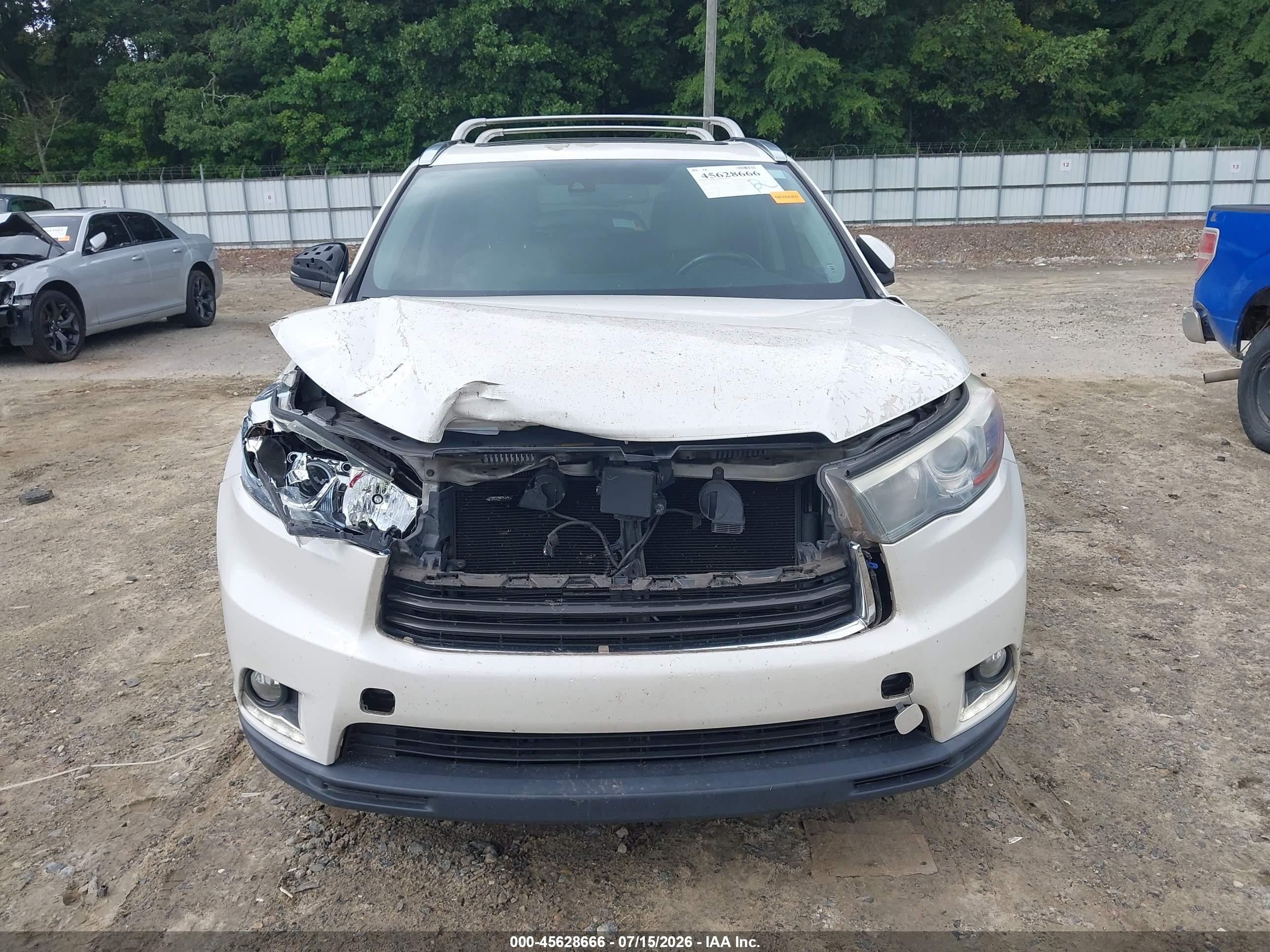 2015 Toyota Highlander Limited Platinum V6 White vin: 5TDYKRFH4FS065955
