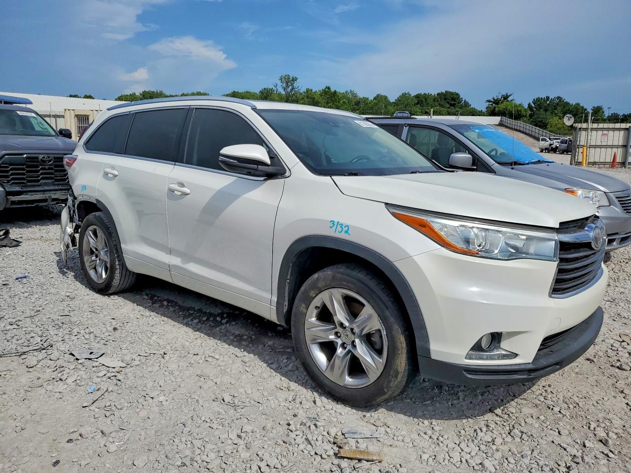 2015 Toyota Highlander Limited Platinum White vin: 5TDYKRFH4FS093819