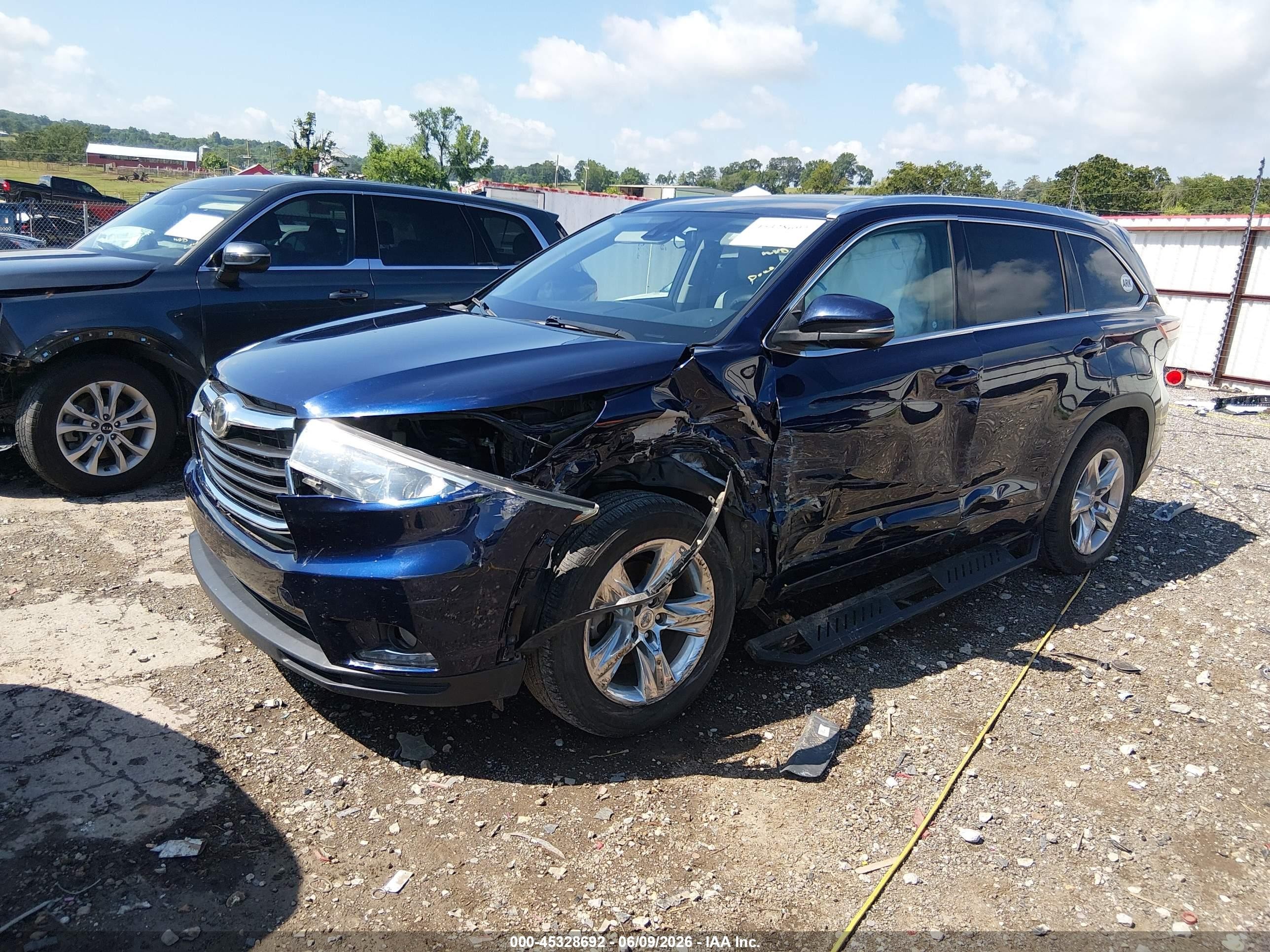 2015 Toyota Highlander Limited V6 Blue vin: 5TDYKRFH5FS040305