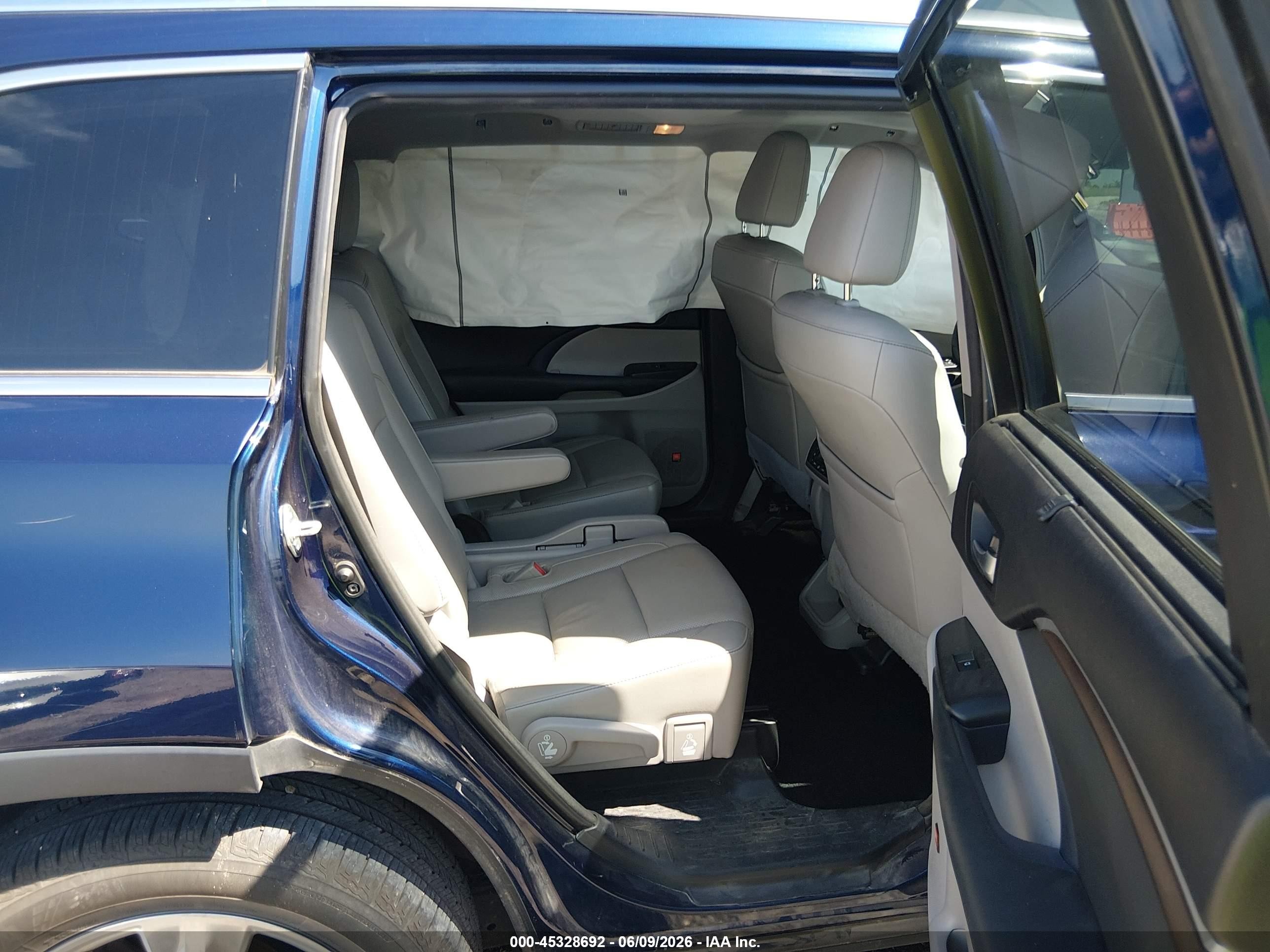 2015 Toyota Highlander Limited V6 Blue vin: 5TDYKRFH5FS040305