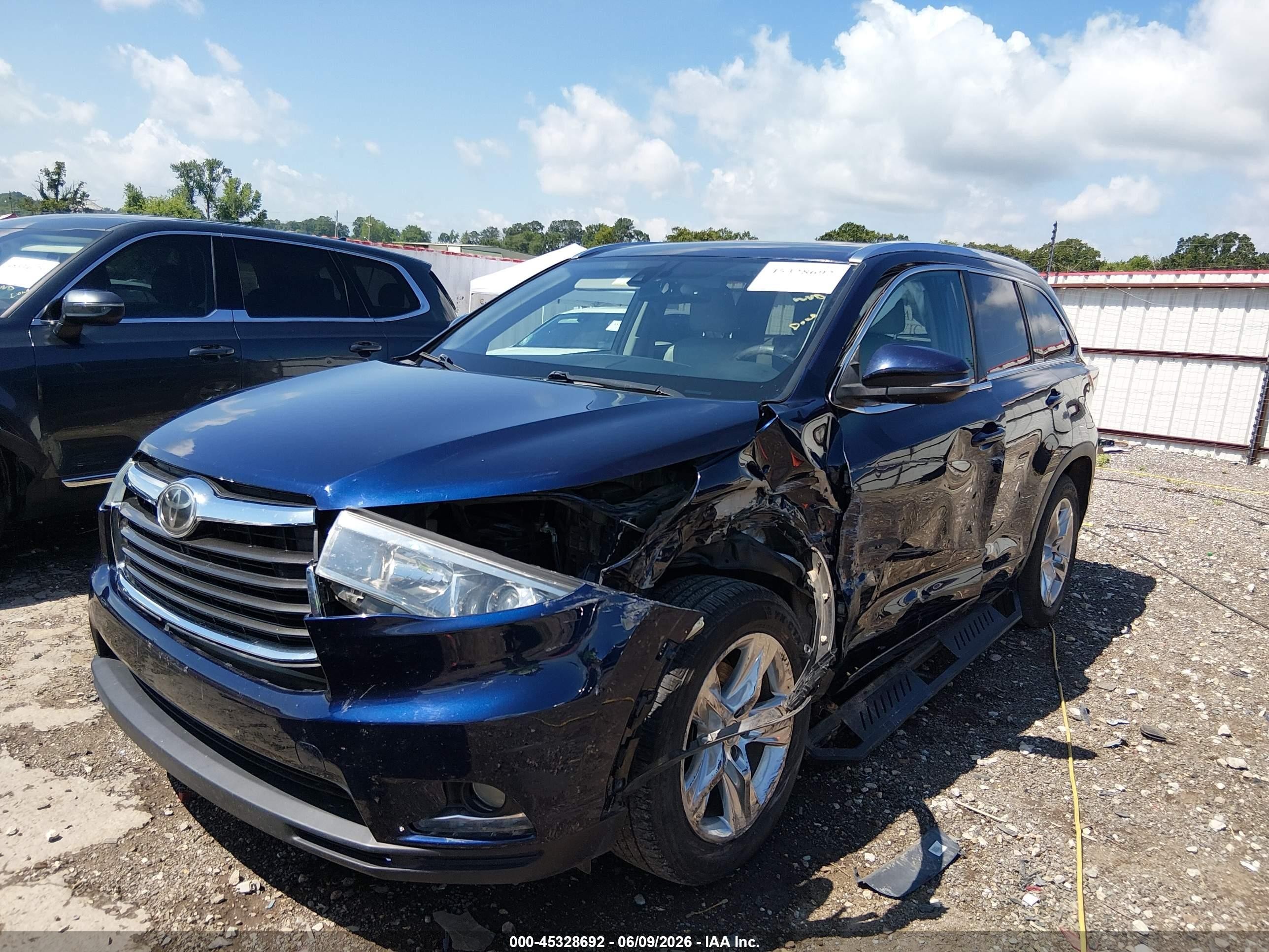 2015 Toyota Highlander Limited V6 Blue vin: 5TDYKRFH5FS040305