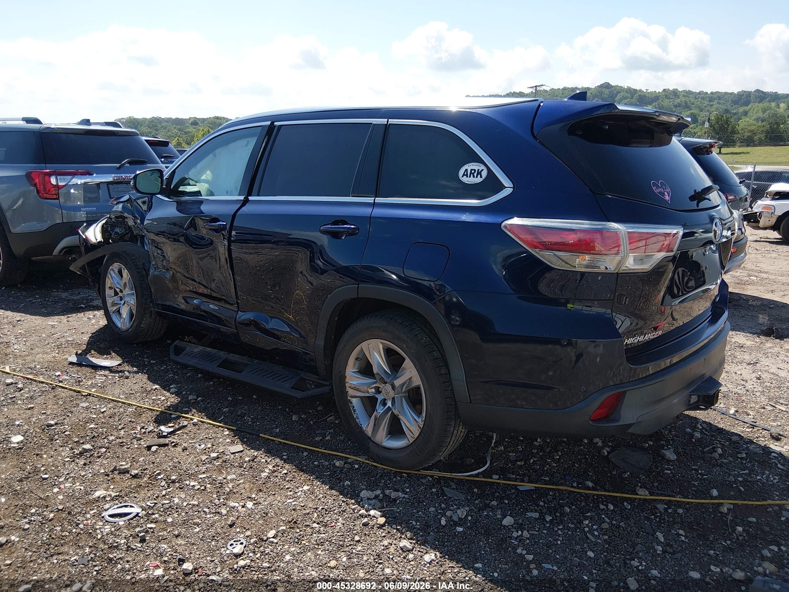 2015 Toyota Highlander Limited V6 Blue vin: 5TDYKRFH5FS040305