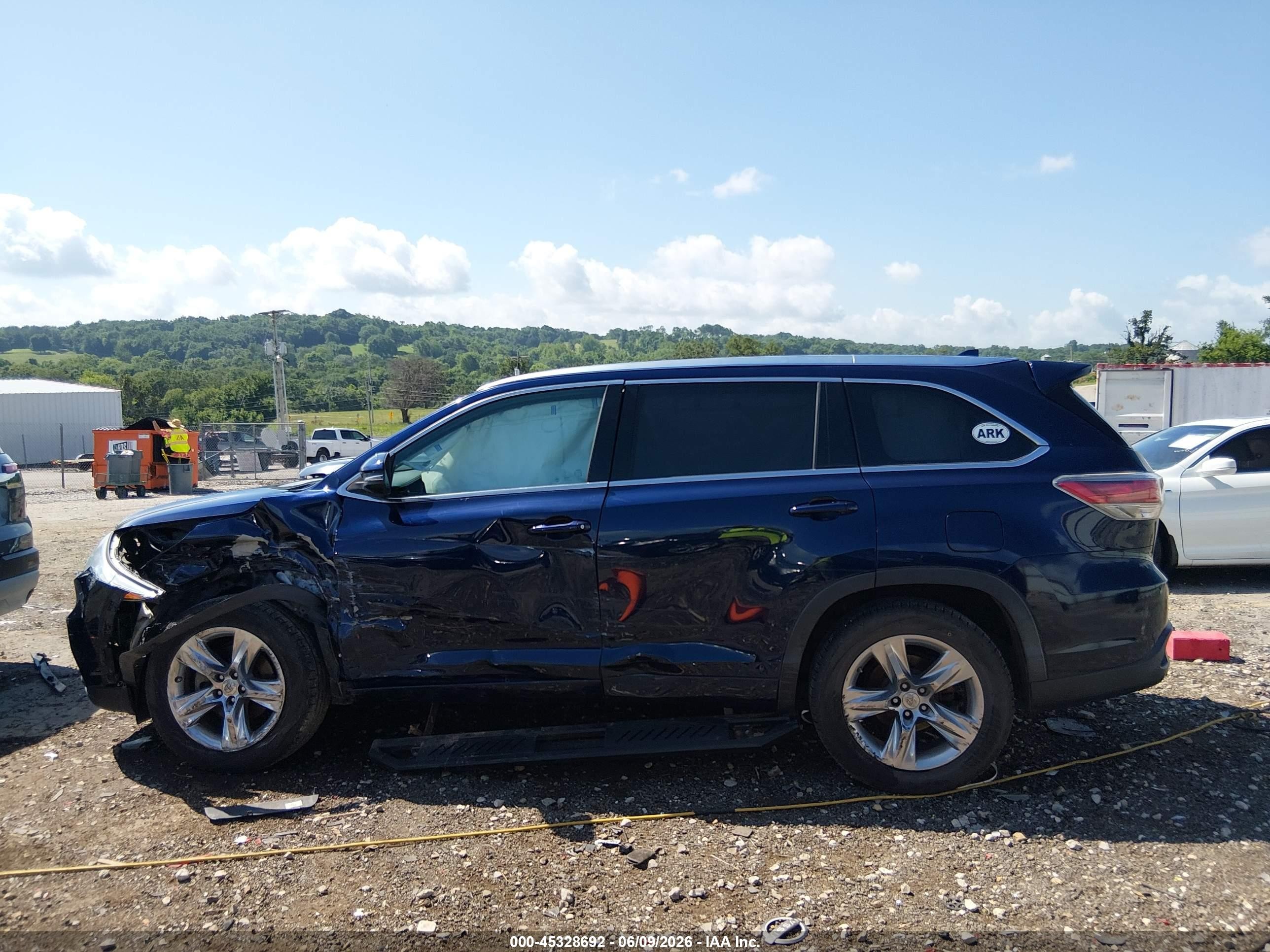 2015 Toyota Highlander Limited V6 Blue vin: 5TDYKRFH5FS040305
