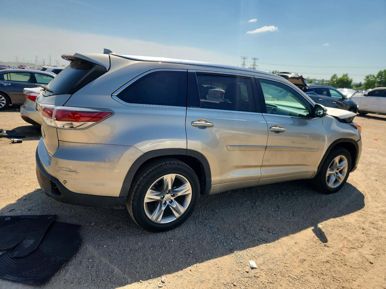 2015 Toyota Highlander Limited Silver vin: 5TDYKRFH5FS046086
