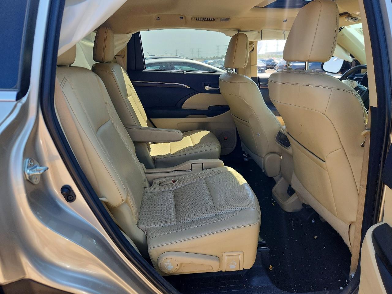 2015 Toyota Highlander Limited Silver vin: 5TDYKRFH5FS046086