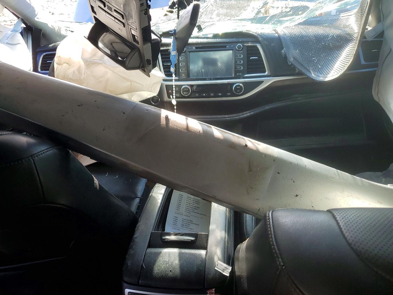 2015 Toyota Highlander Limited Silver vin: 5TDYKRFH5FS056388