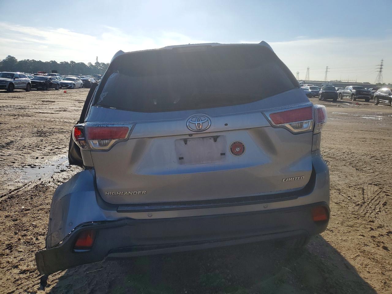 2015 Toyota Highlander Limited Silver vin: 5TDYKRFH5FS056388