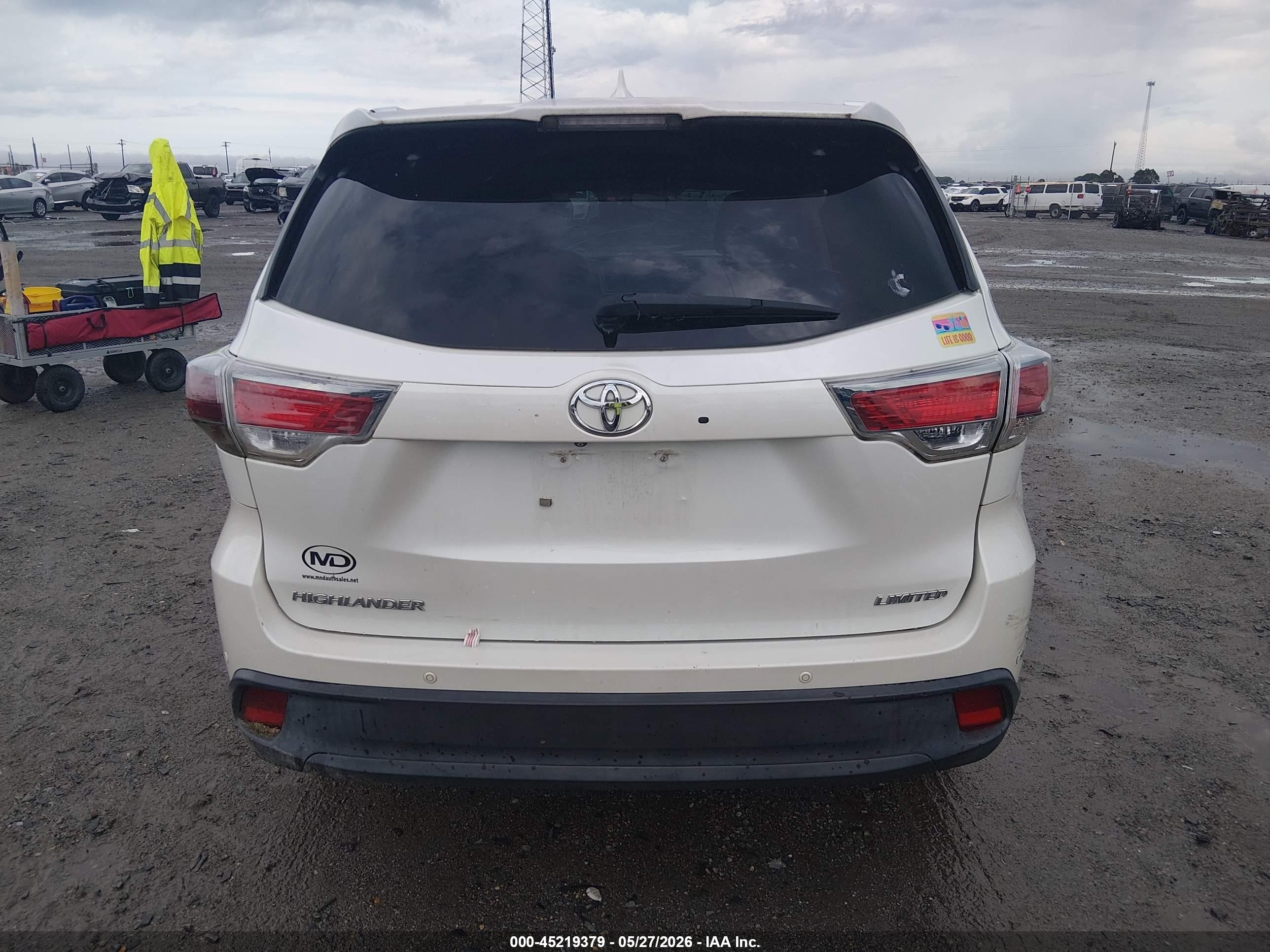 2015 Toyota Highlander Limited V6 White vin: 5TDYKRFH5FS069710