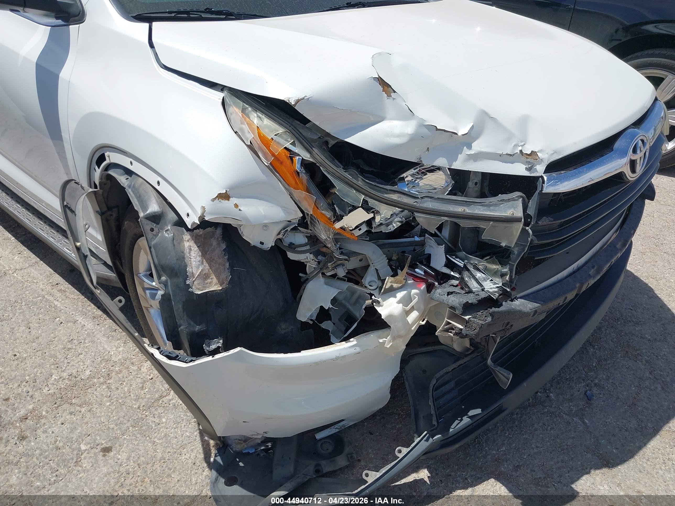 2015 Toyota Highlander Limited V6 White vin: 5TDYKRFH5FS077452