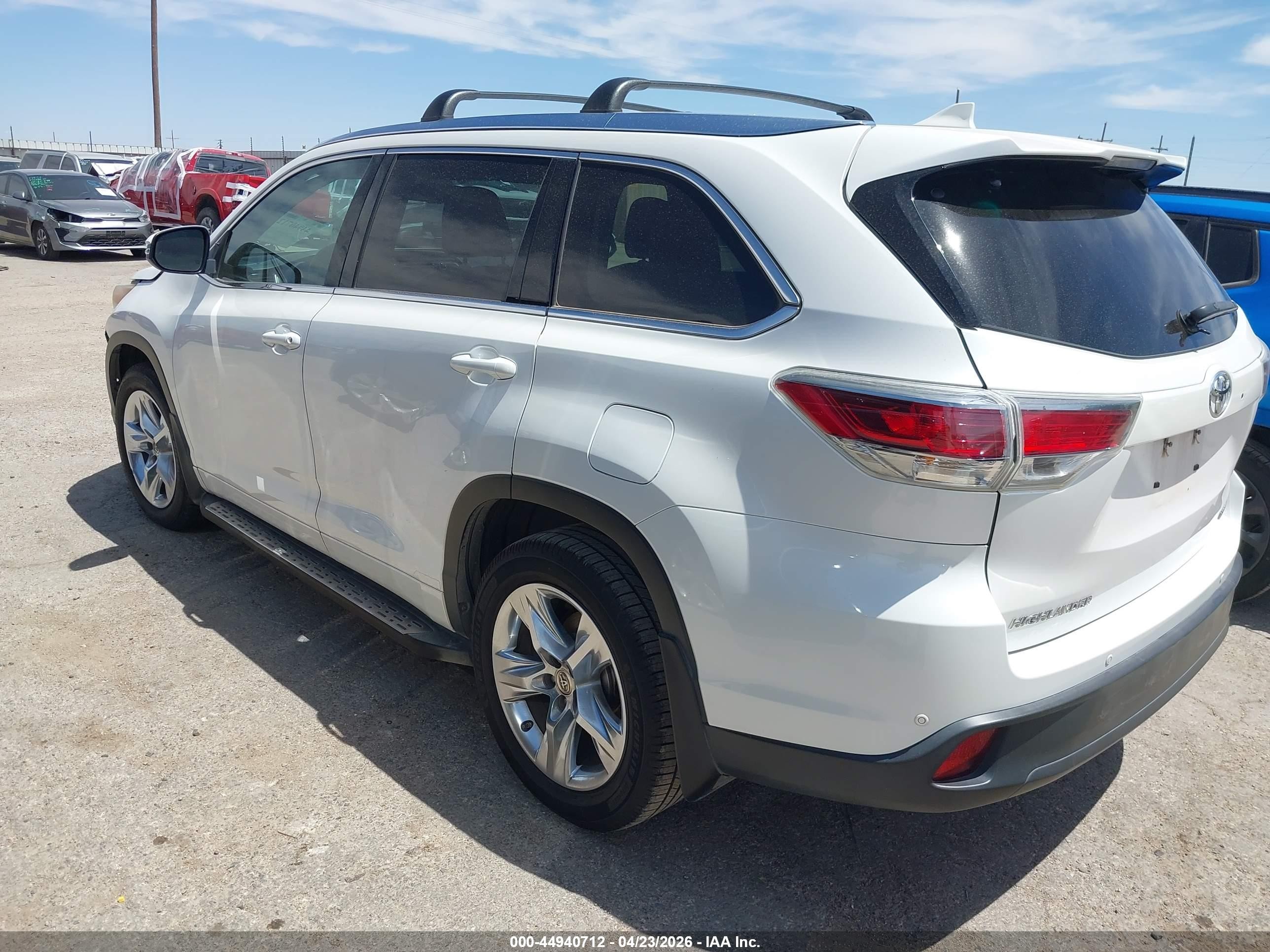 2015 Toyota Highlander Limited V6 White vin: 5TDYKRFH5FS077452