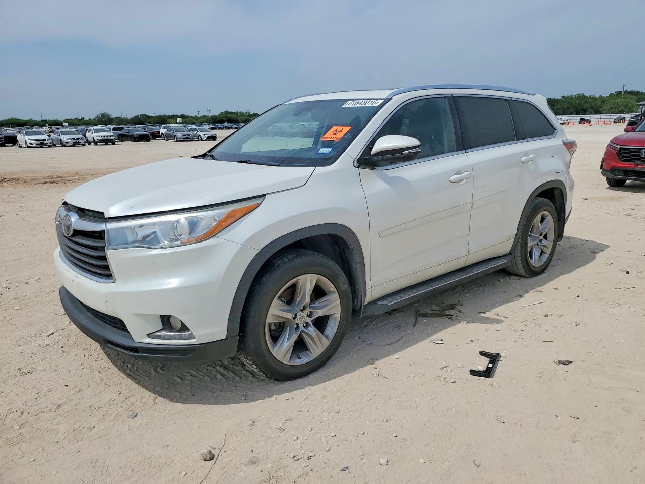 2015 Toyota Highlander Limited Platinum White vin: 5TDYKRFH5FS083171