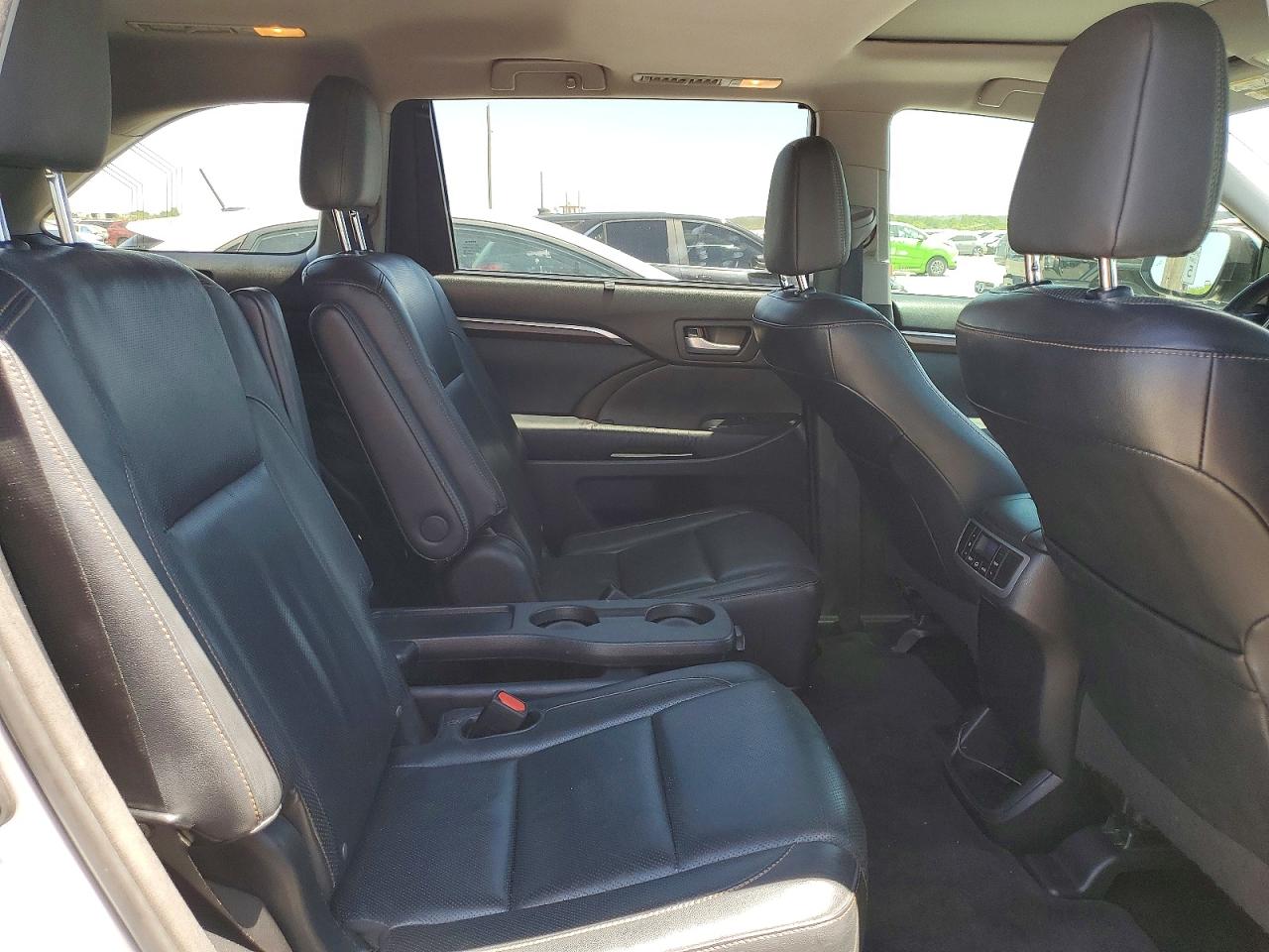 2014 Toyota Highlander Limited Серебряный vin: 5TDYKRFH6ES012155