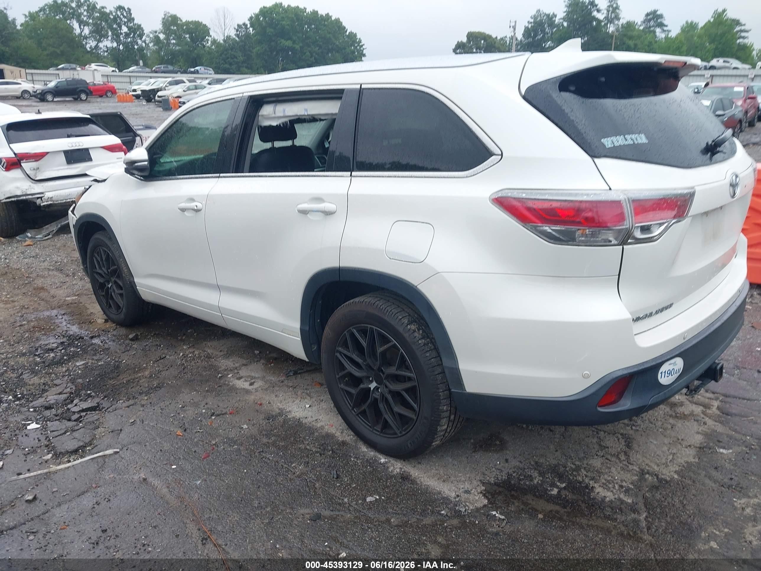 2015 Toyota Highlander Limited V6 White vin: 5TDYKRFH6FS054424