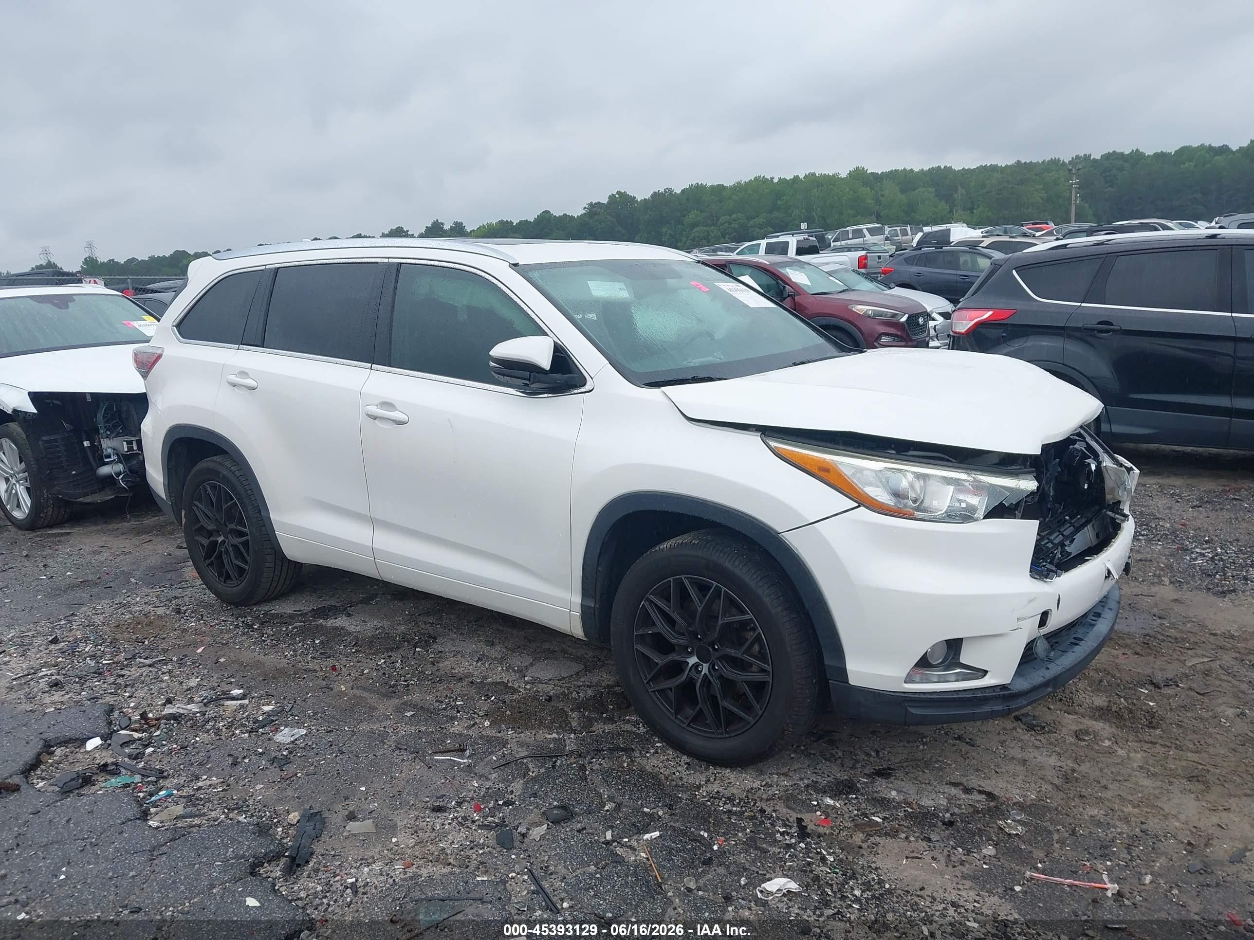 2015 Toyota Highlander Limited V6 White vin: 5TDYKRFH6FS054424
