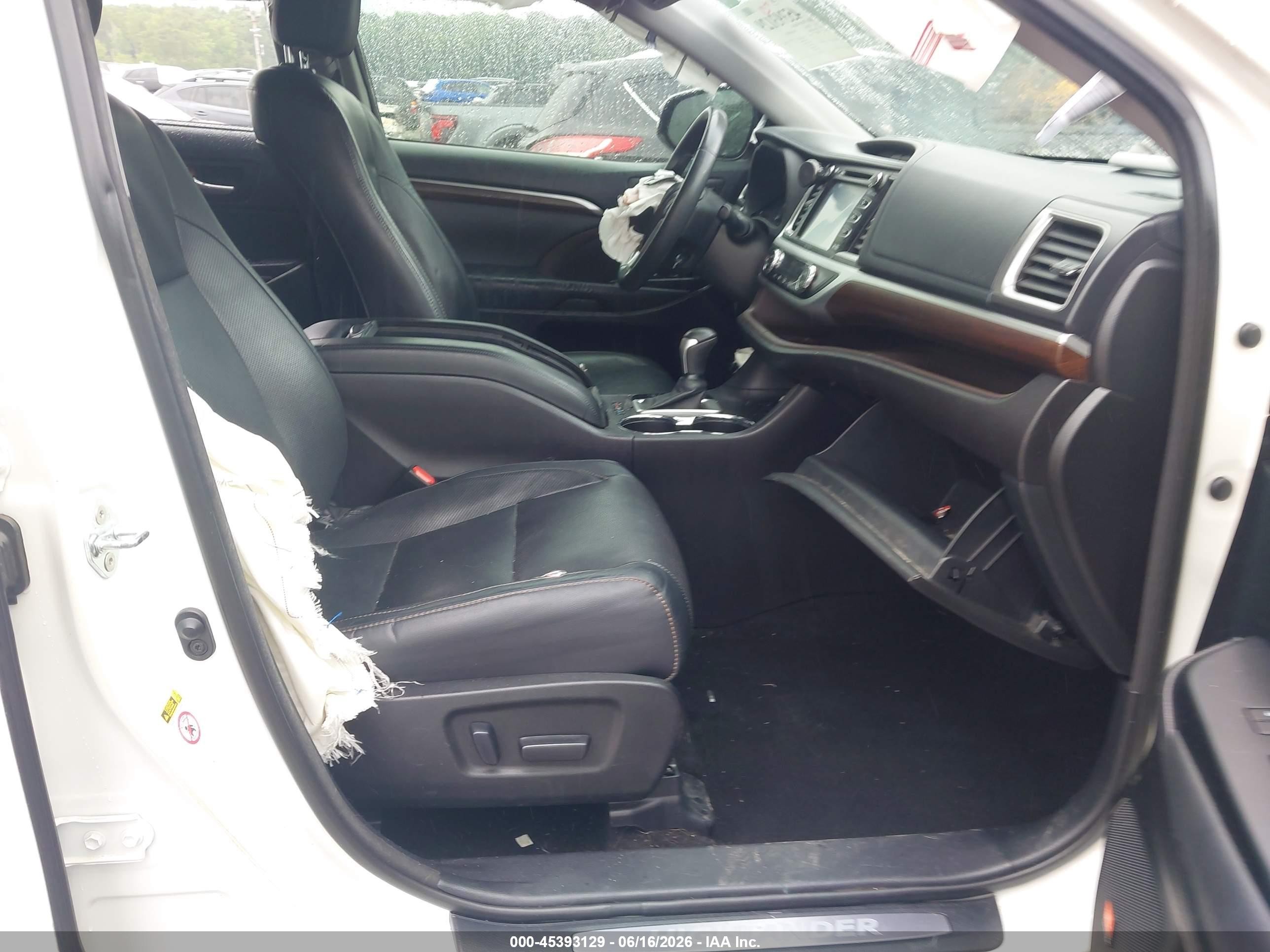 2015 Toyota Highlander Limited V6 White vin: 5TDYKRFH6FS054424