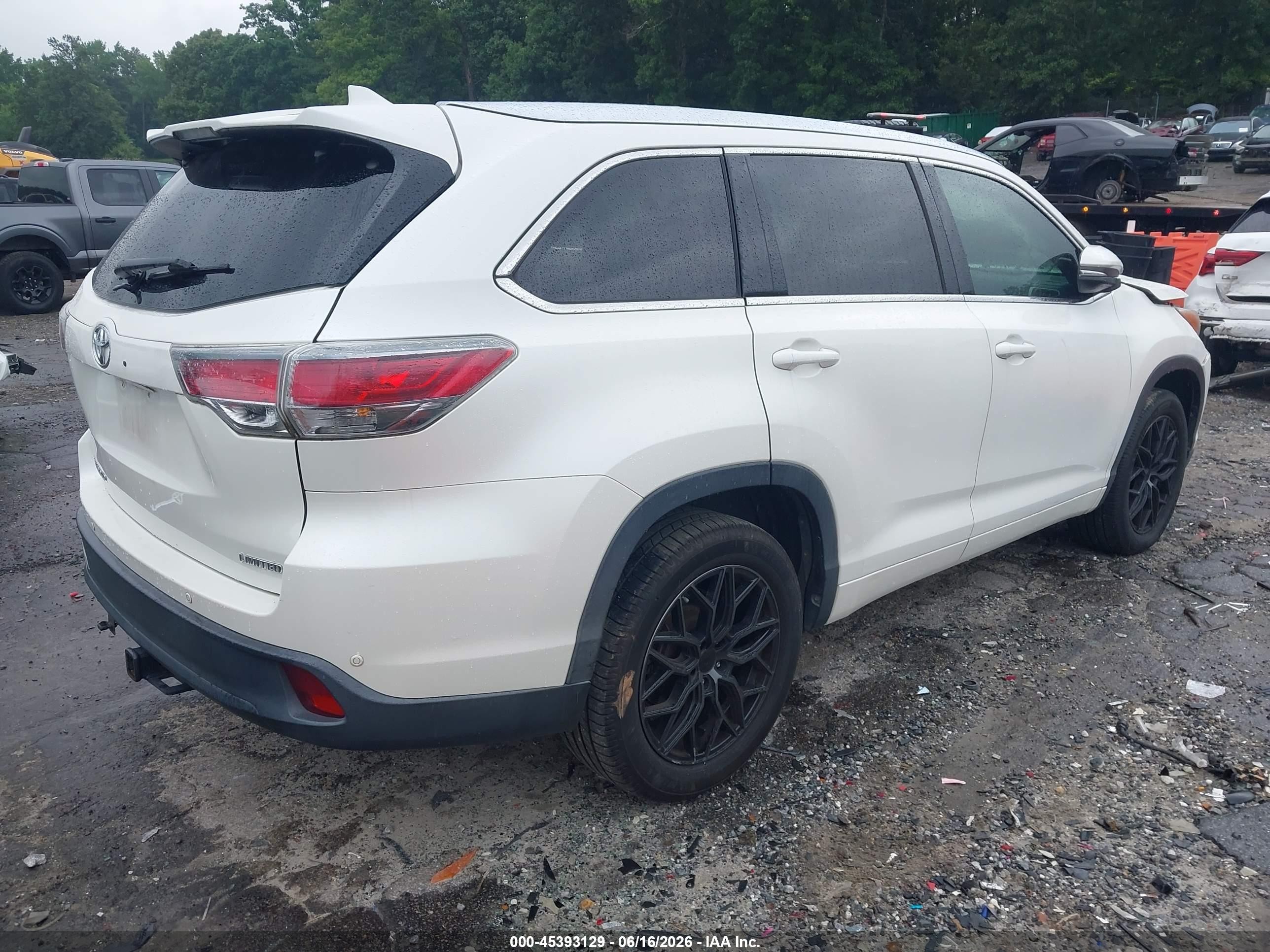 2015 Toyota Highlander Limited V6 White vin: 5TDYKRFH6FS054424