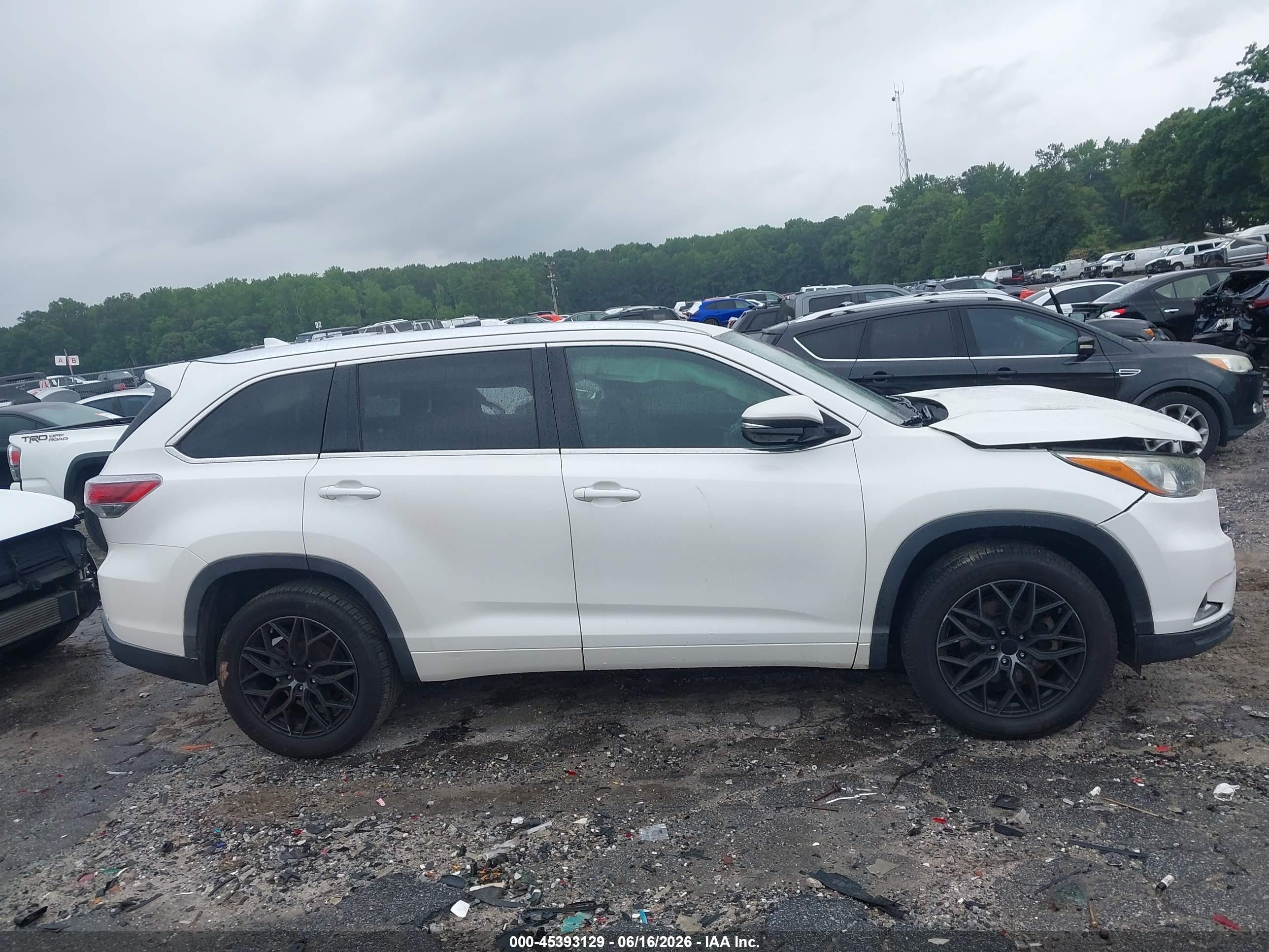 2015 Toyota Highlander Limited V6 White vin: 5TDYKRFH6FS054424