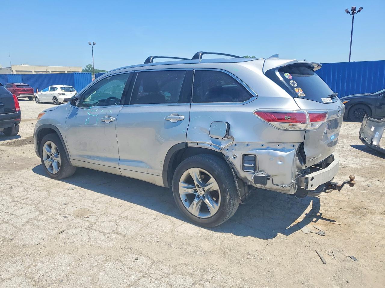 2015 Toyota Highlander Limited Silver vin: 5TDYKRFH6FS058585