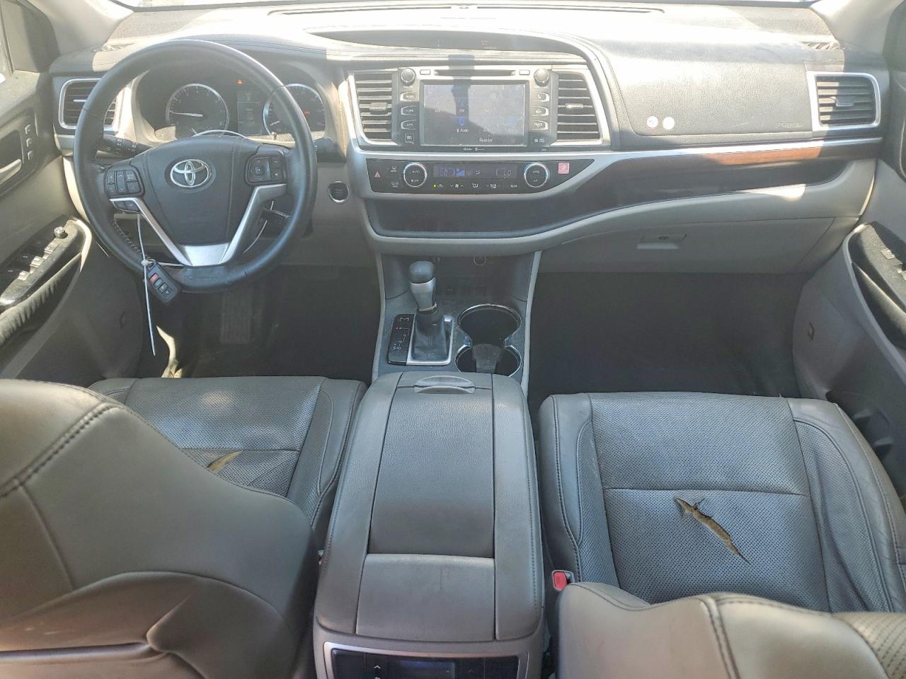 2015 Toyota Highlander Limited Silver vin: 5TDYKRFH6FS058585