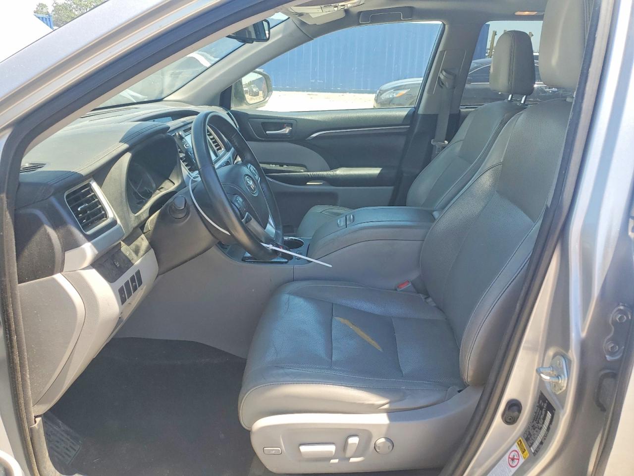 2015 Toyota Highlander Limited Silver vin: 5TDYKRFH6FS058585