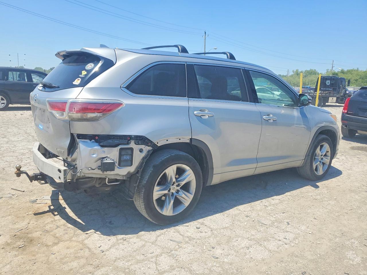2015 Toyota Highlander Limited Silver vin: 5TDYKRFH6FS058585