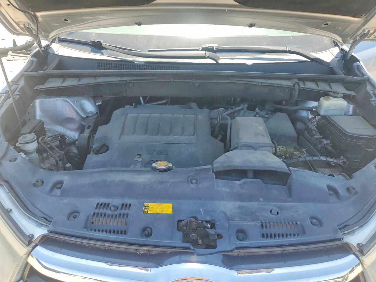 2015 Toyota Highlander Limited Silver vin: 5TDYKRFH6FS058585