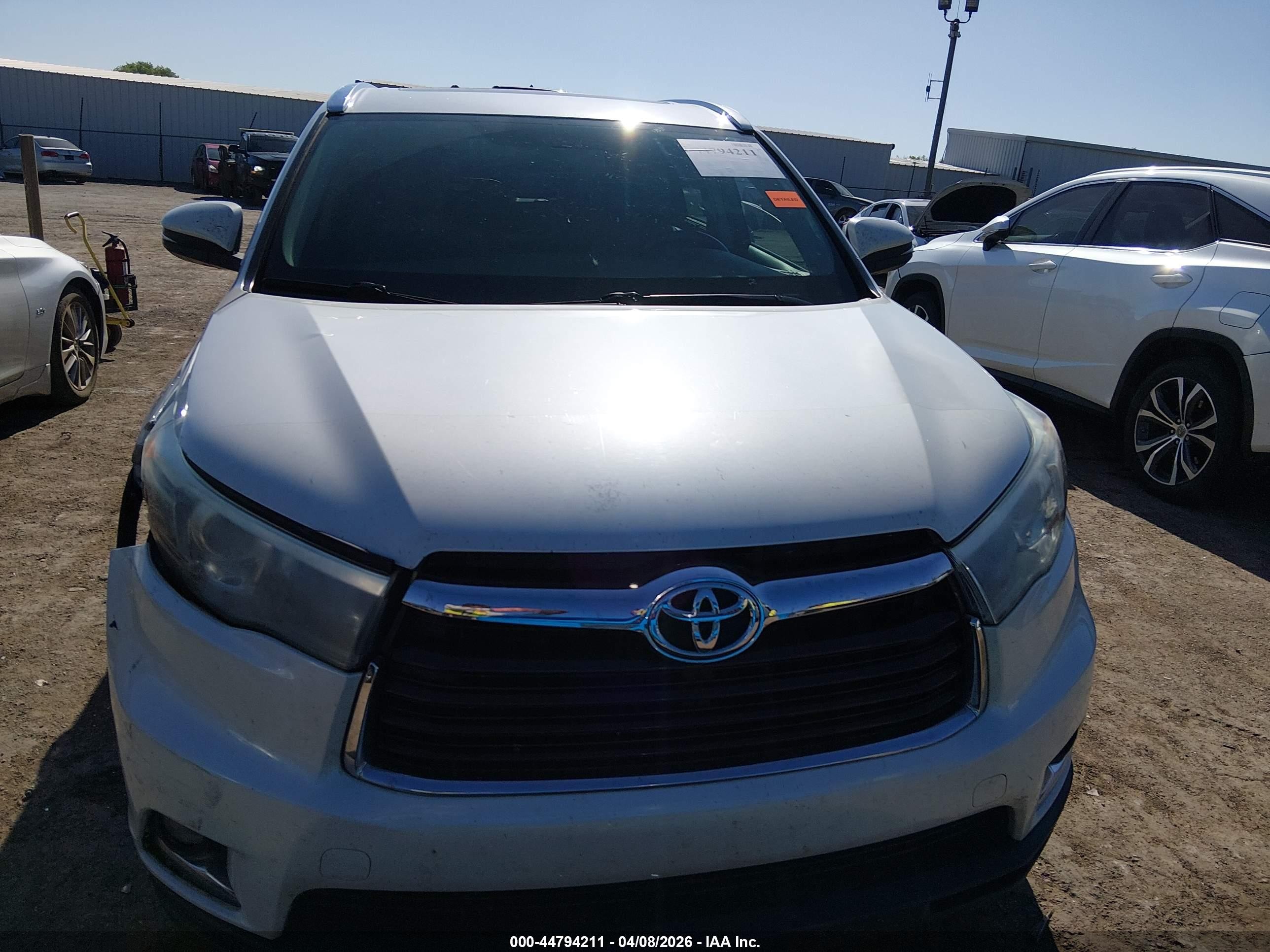 2015 Toyota Highlander Limited V6 White vin: 5TDYKRFH6FS088010