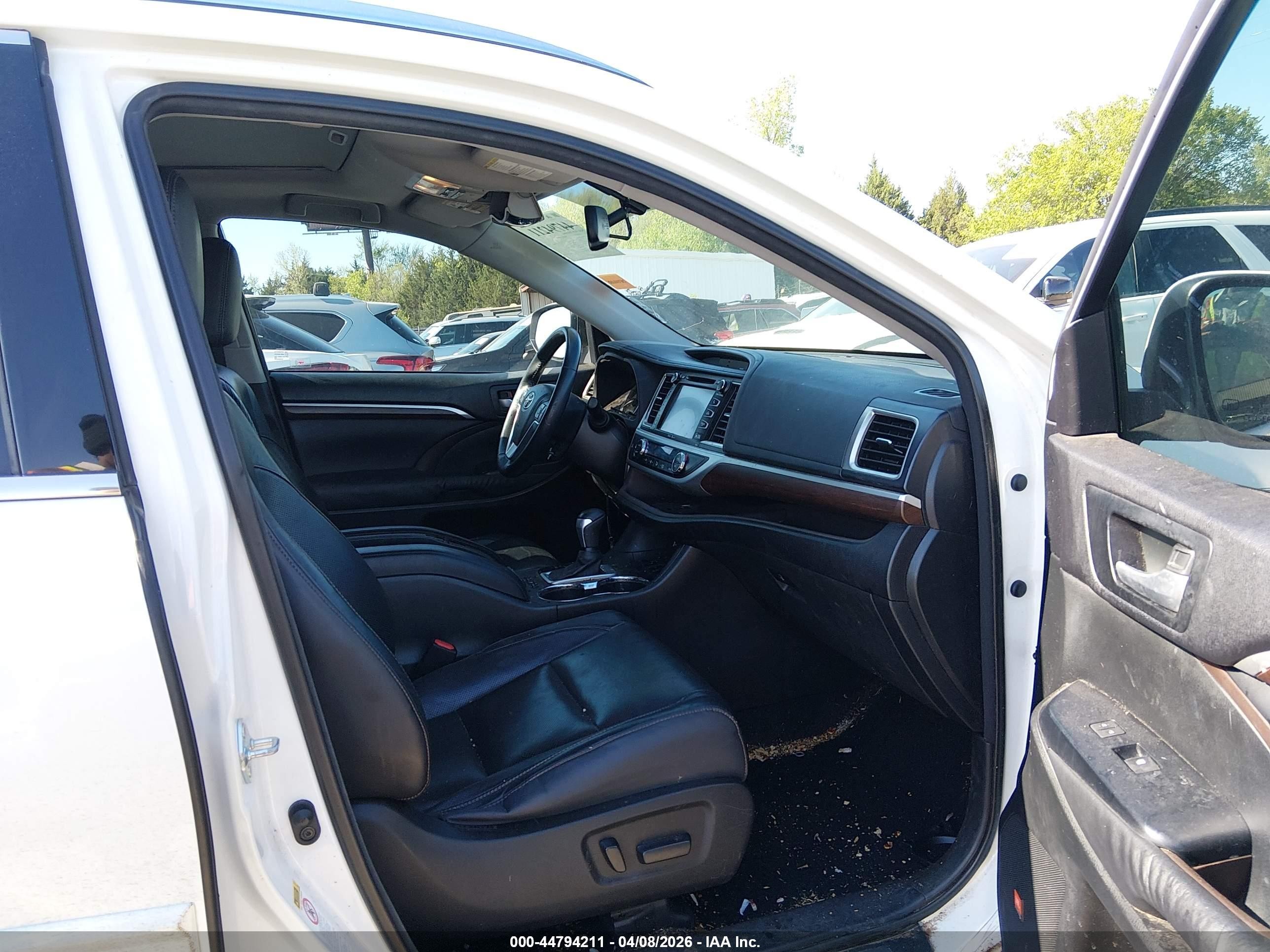 2015 Toyota Highlander Limited V6 White vin: 5TDYKRFH6FS088010