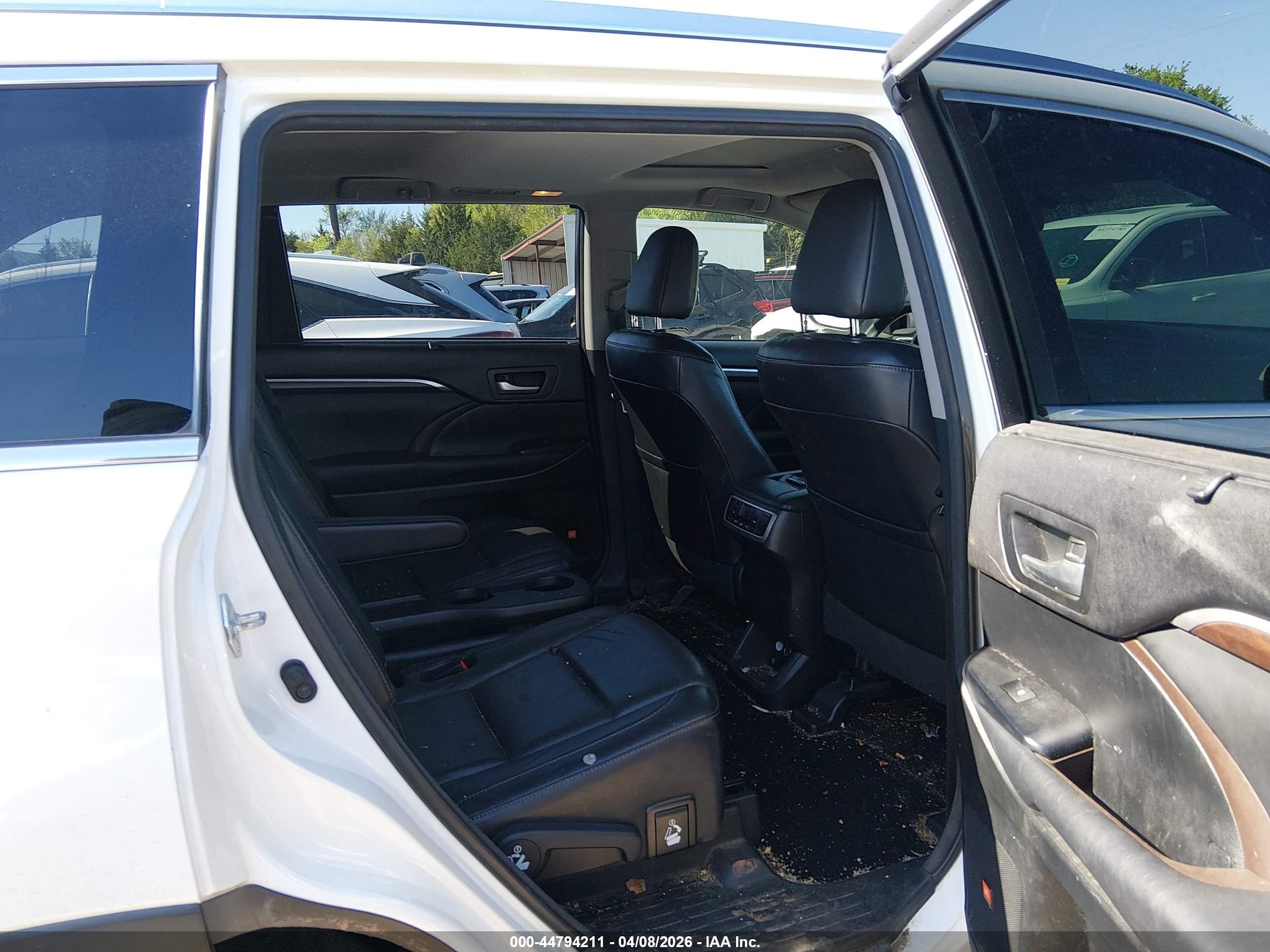 2015 Toyota Highlander Limited V6 White vin: 5TDYKRFH6FS088010