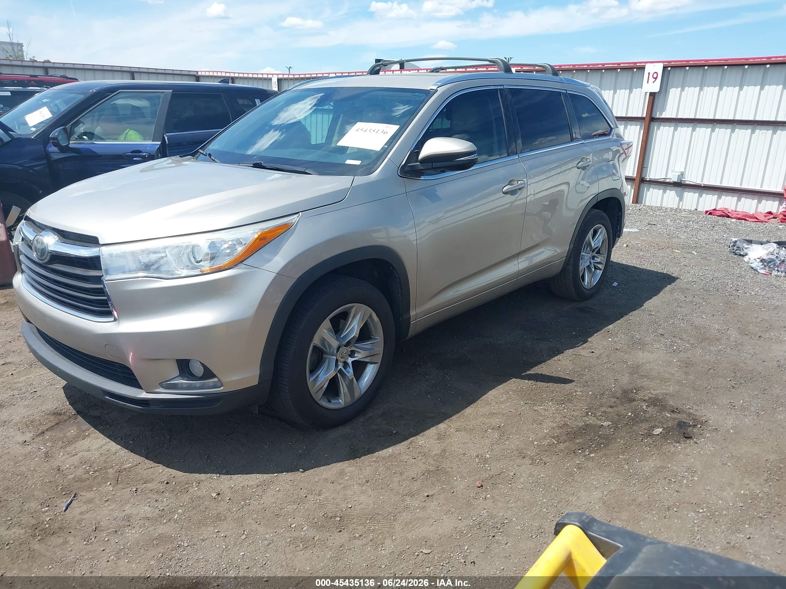2015 Toyota Highlander Limited V6 Beige vin: 5TDYKRFH6FS116100