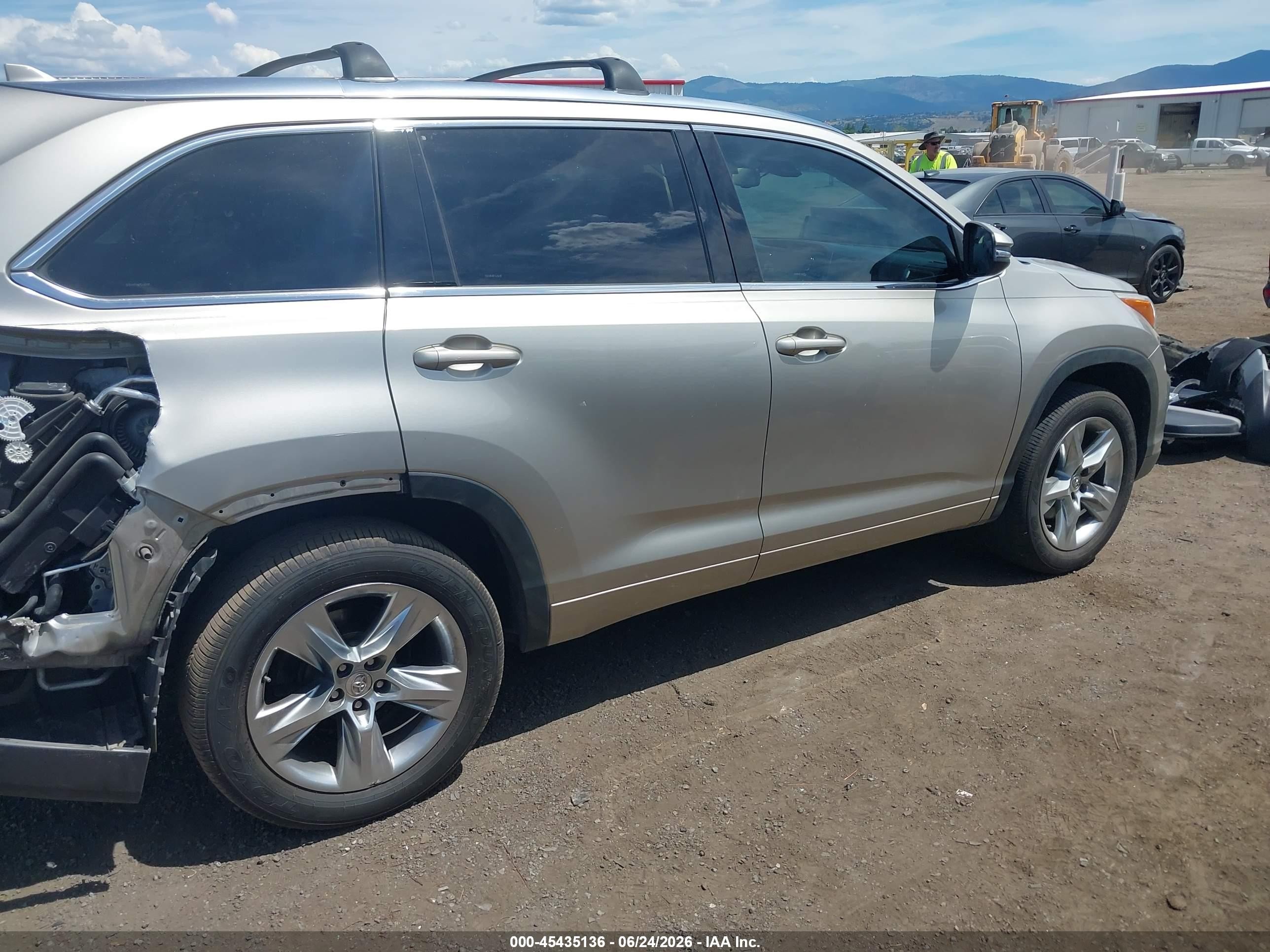 2015 Toyota Highlander Limited V6 Beige vin: 5TDYKRFH6FS116100