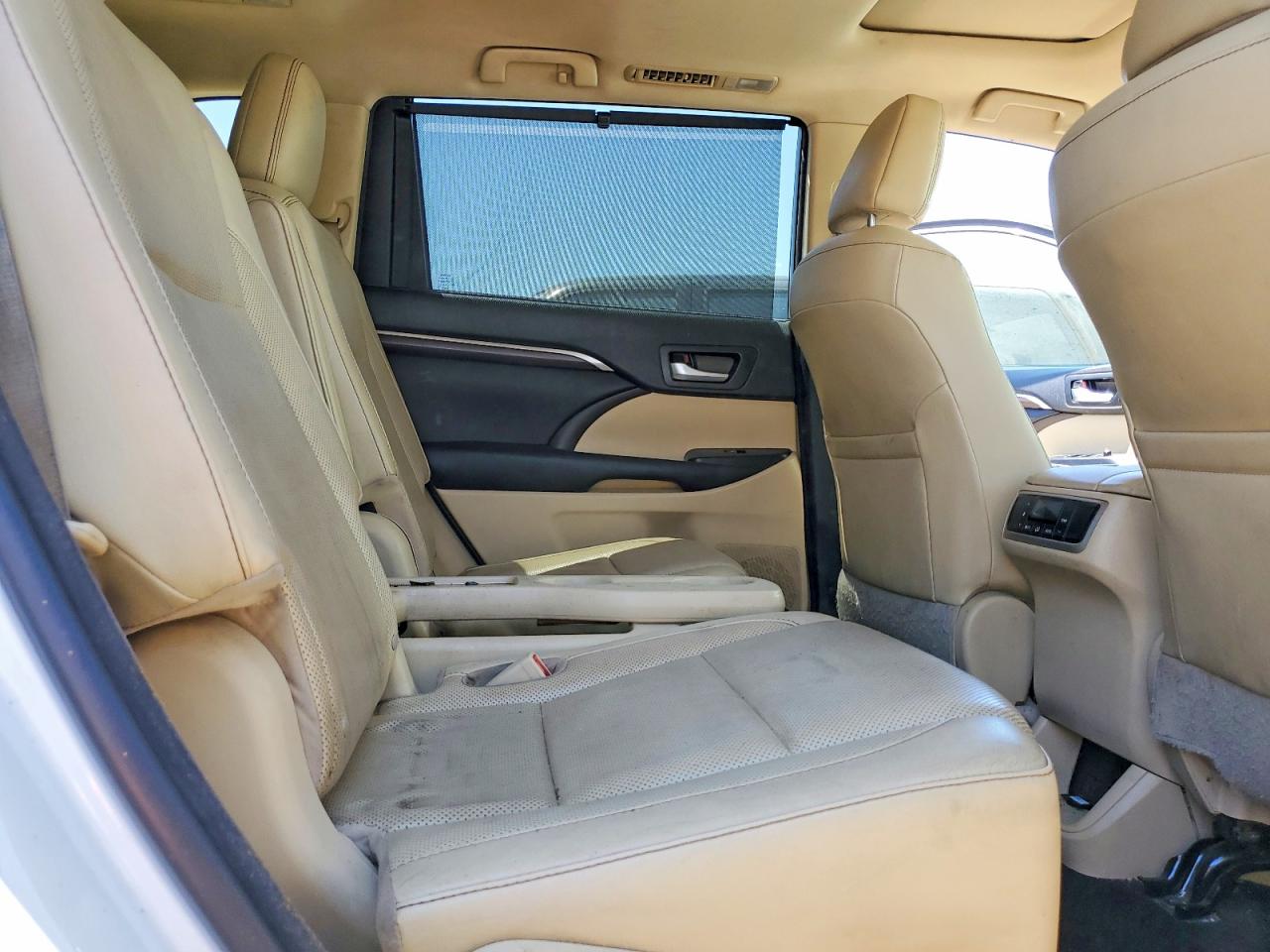 2016 Toyota Highlander Limited White vin: 5TDYKRFH6GS173348