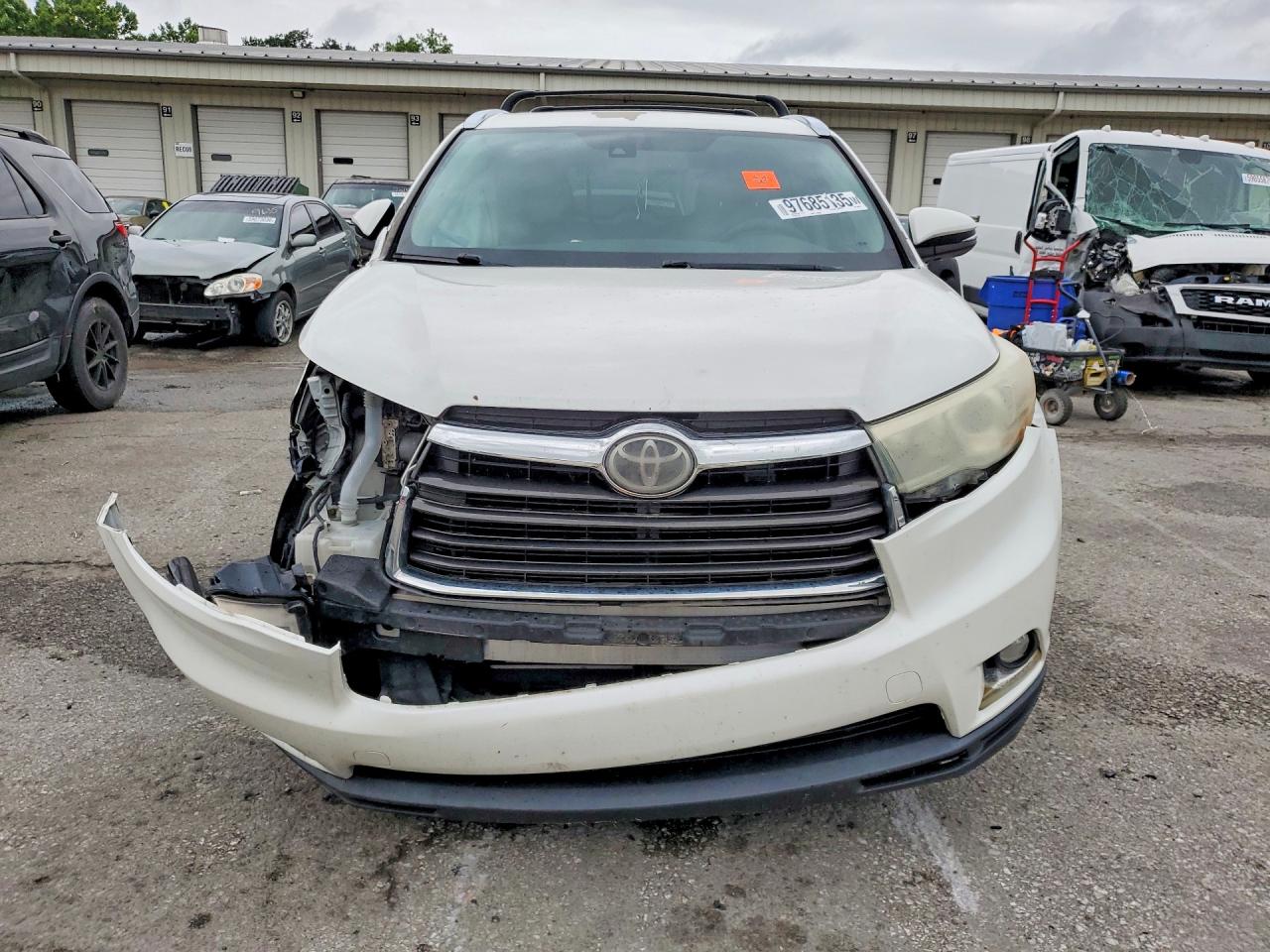 2015 Toyota Highlander Limited White vin: 5TDYKRFH7FS069725